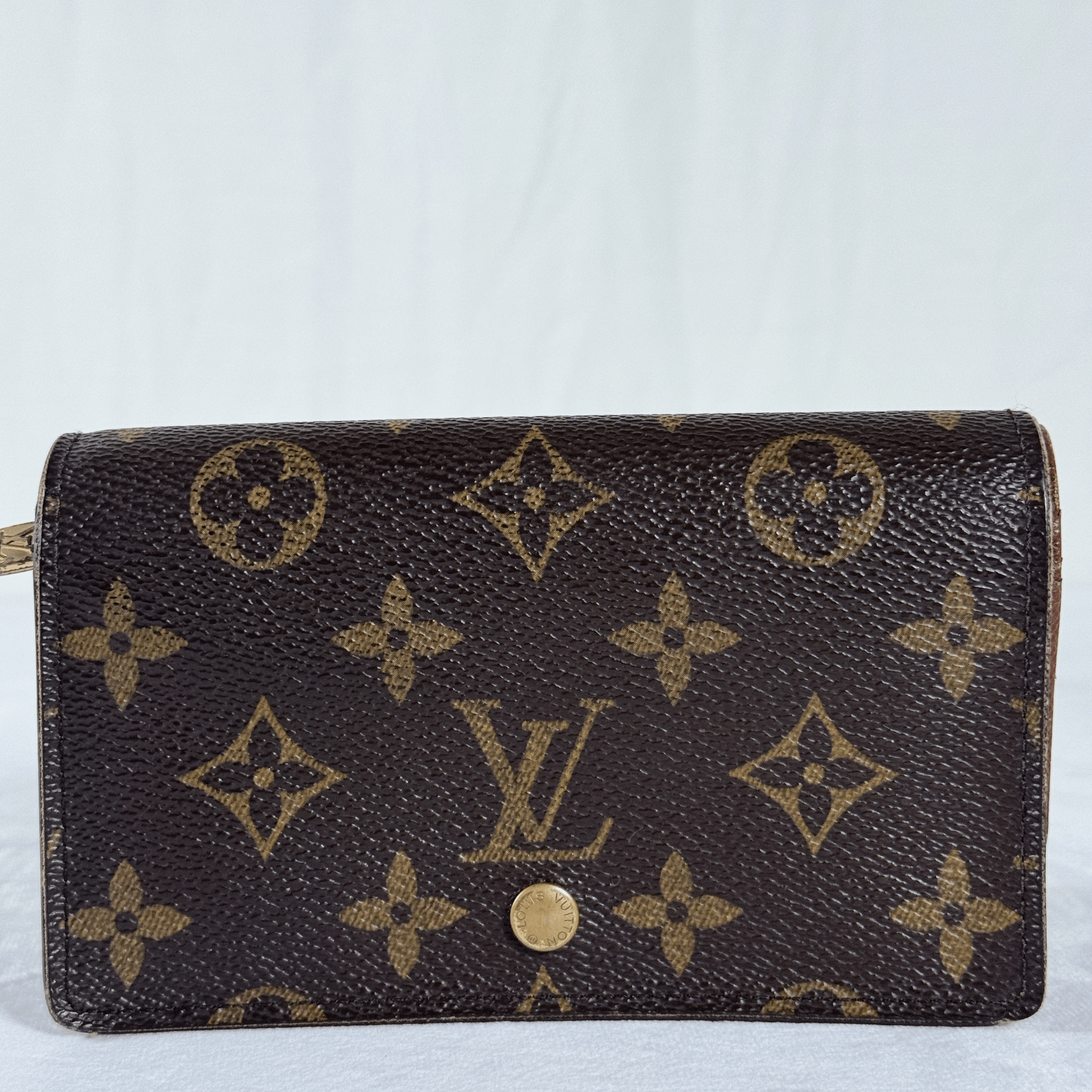 PORTEFEUILLE COMPACT ZIPPE TRESOR LOUIS VUITTON - TOILE MONOGRAMME VINTAGE - La Belle Boutique