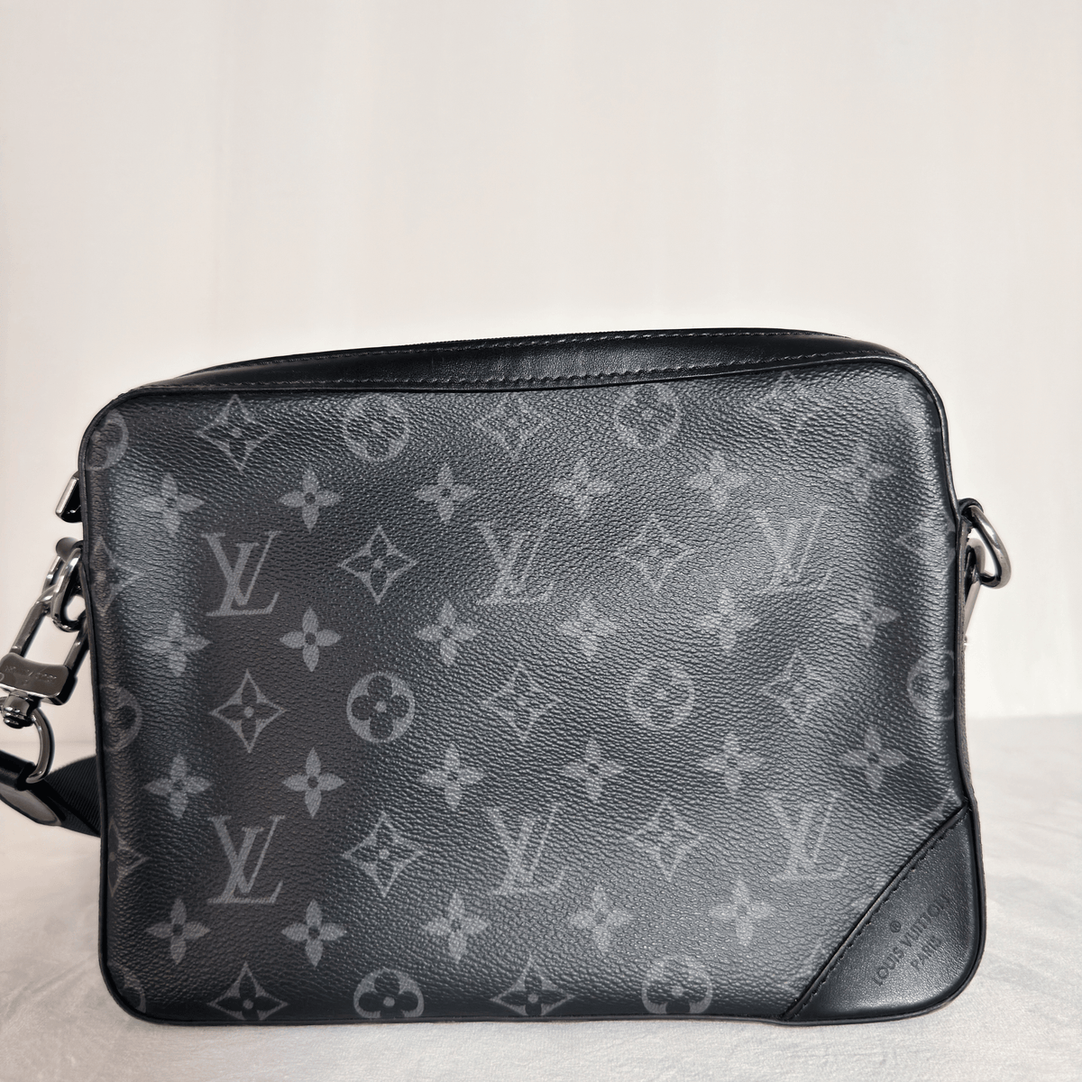 LOUIS VUITTON - TRIO MESSENGER - TOILE MONOGRAM ECLIPSE