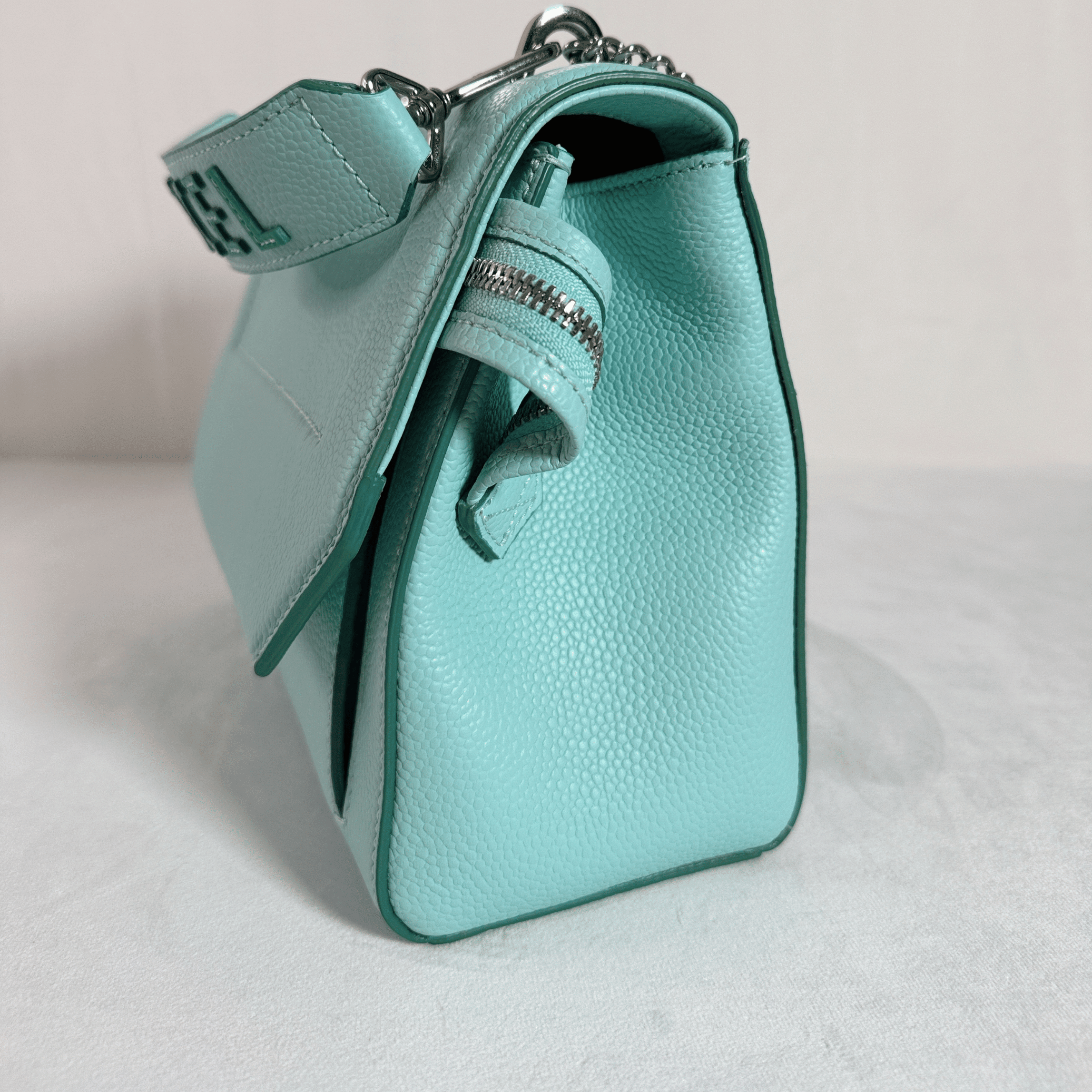 SAC LANCEL NINON M - CUIR GRAINE TURQUOISE - La Belle Boutique