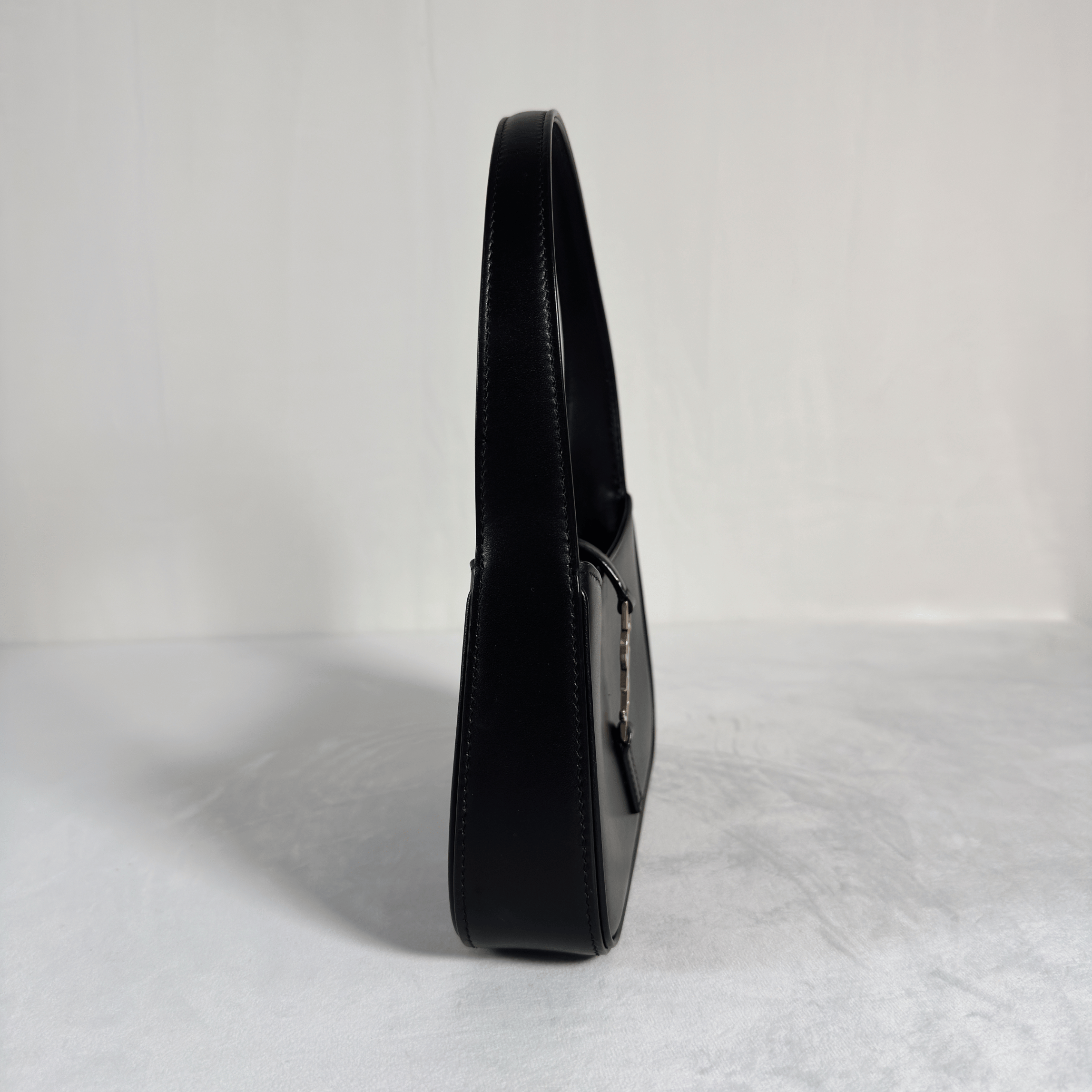 SAC A MAIN SAINT LAURENT LE 5 A 7 MINI - CUIR LISSE NOIR, CASSANDRE DOREE