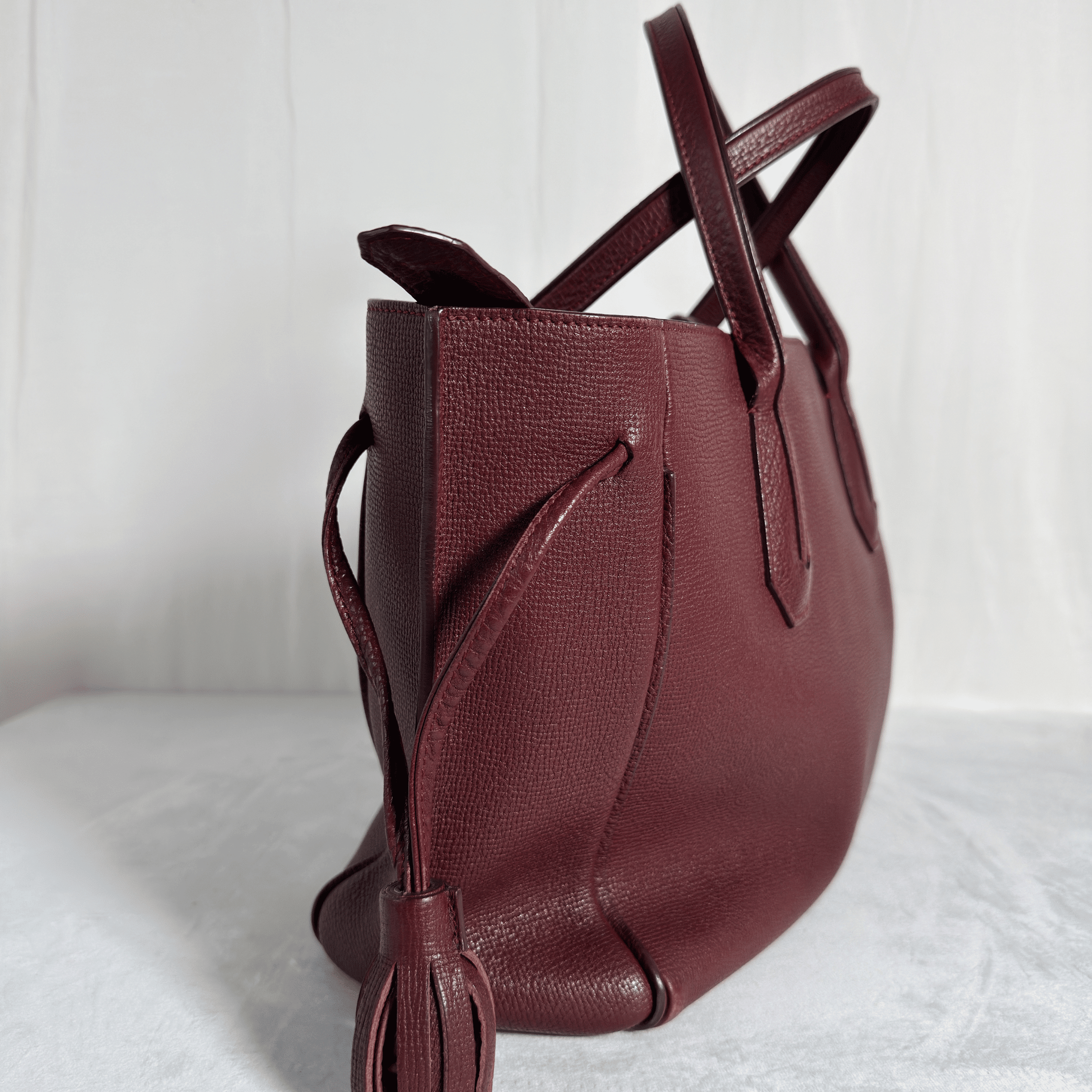 SAC A MAIN LONGCHAMP PENELOPE - CUIR TAURILLON GRAINE BORDEAUX - La Belle Boutique