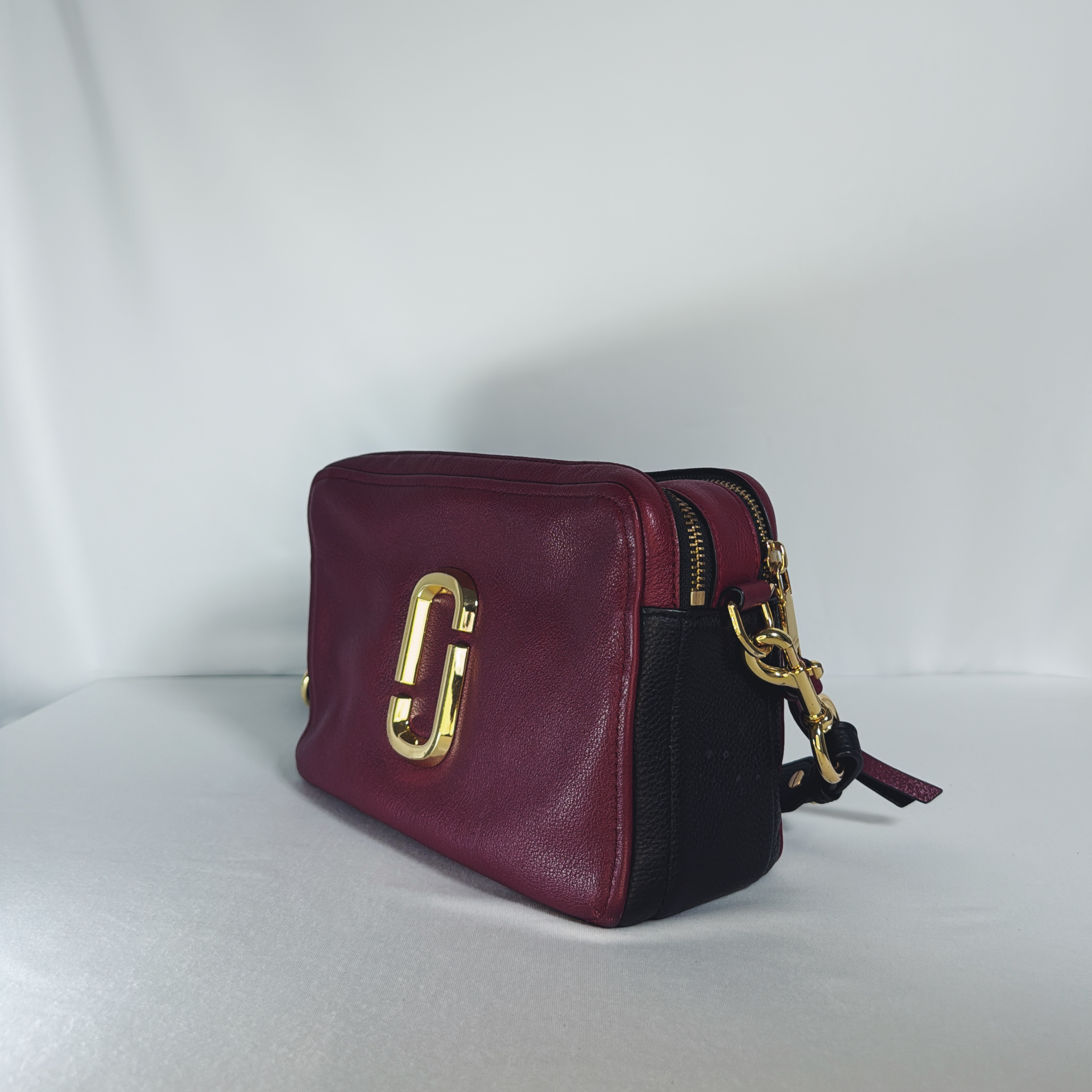 Marc Jacobs The Softshot 27 Crossbody Bag bordeaux