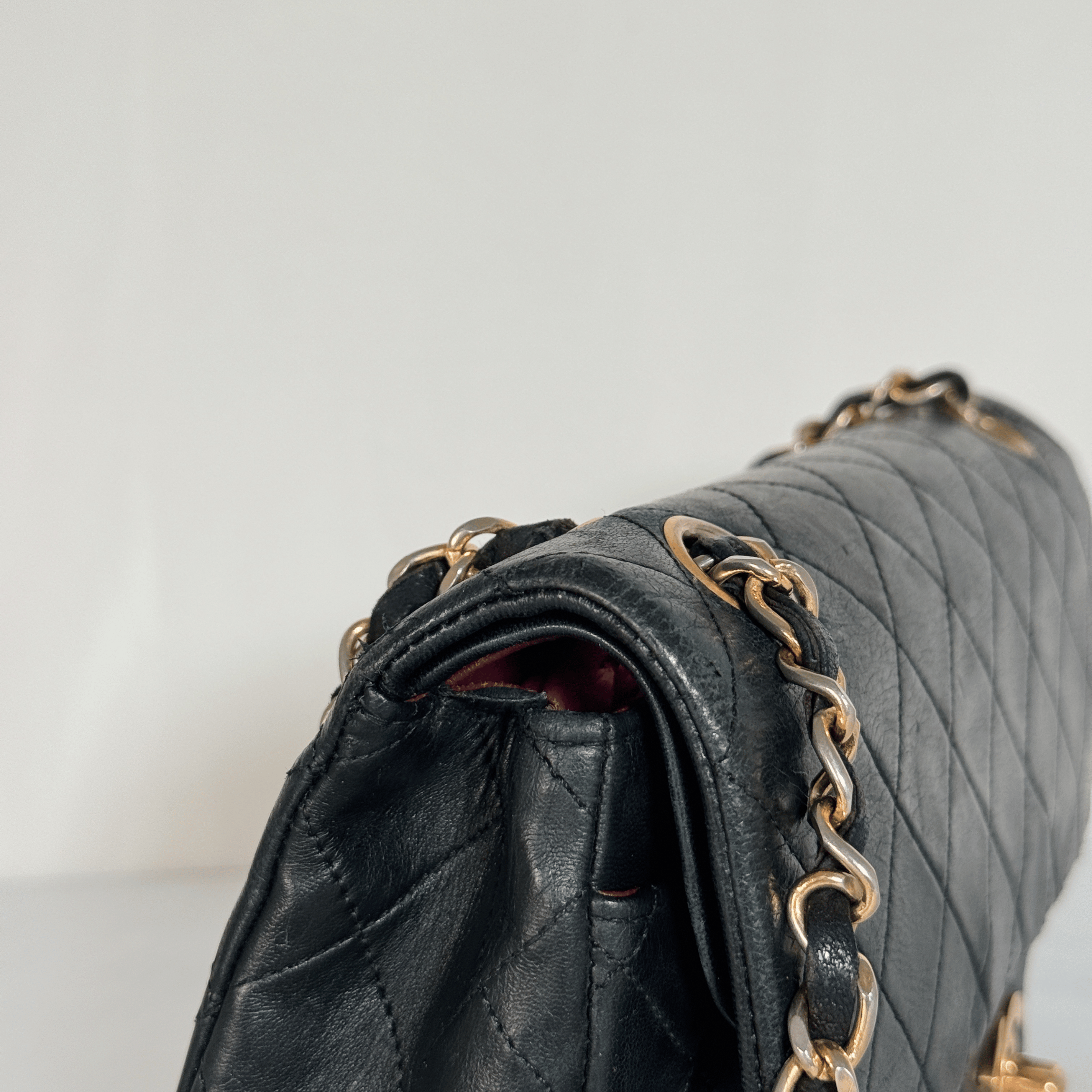CHANEL - CLASSIQUE TIMELESS SMALL 23 - CUIR AGNEAU NOIR - QUINCAILLERIE DORÉE