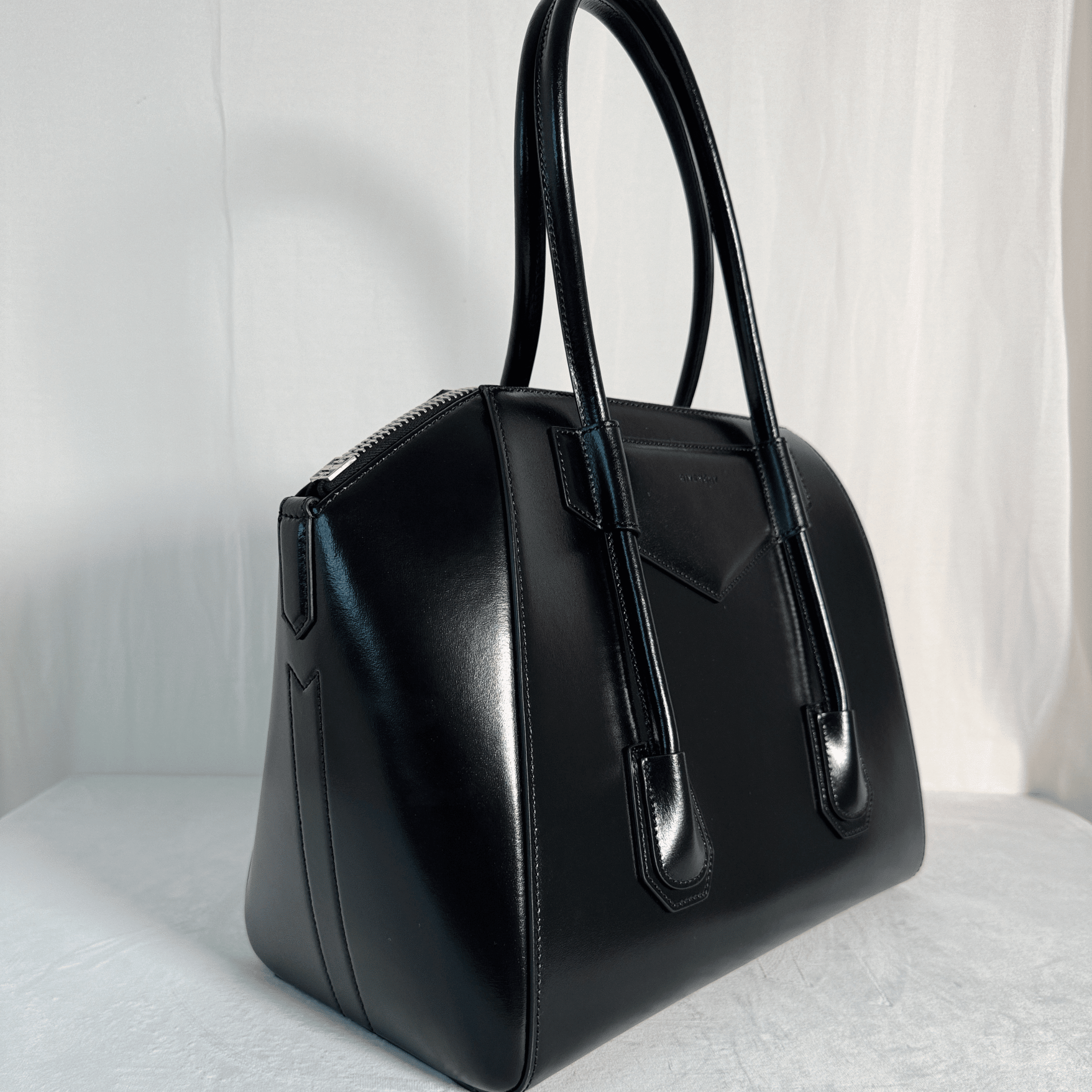 SAC GIVENCHY ANTIGONA SHOPPER LARGE - CUIR BOX NOIR - La Belle Boutique