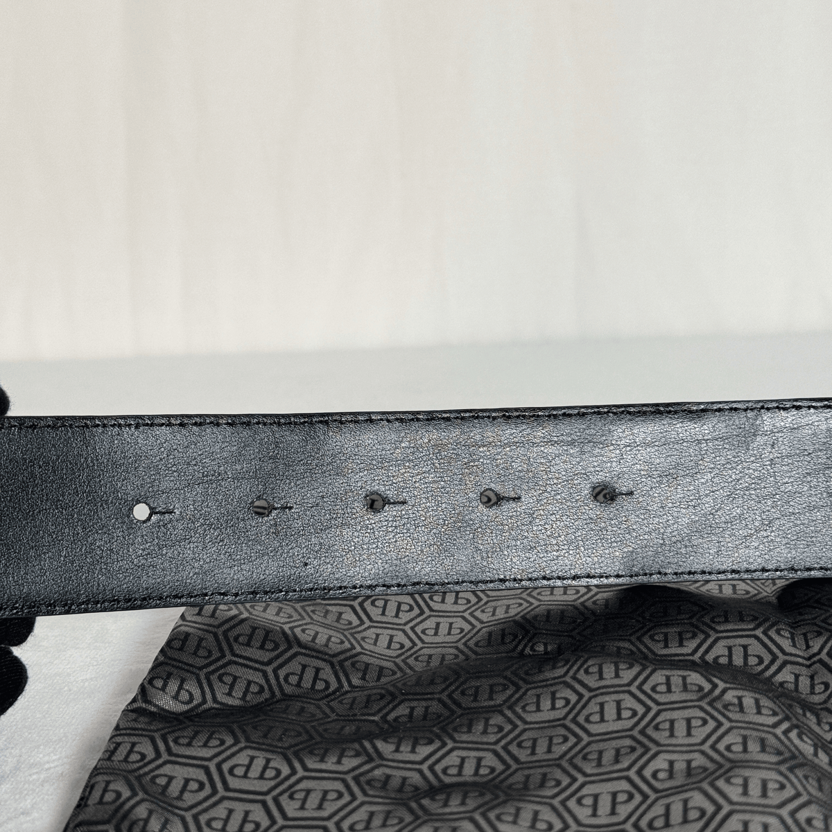 PHILIPP PLEIN - CEINTURE À PLAQUE LOGO - CUIR SAFFIANO NOIR - TAILLE 100