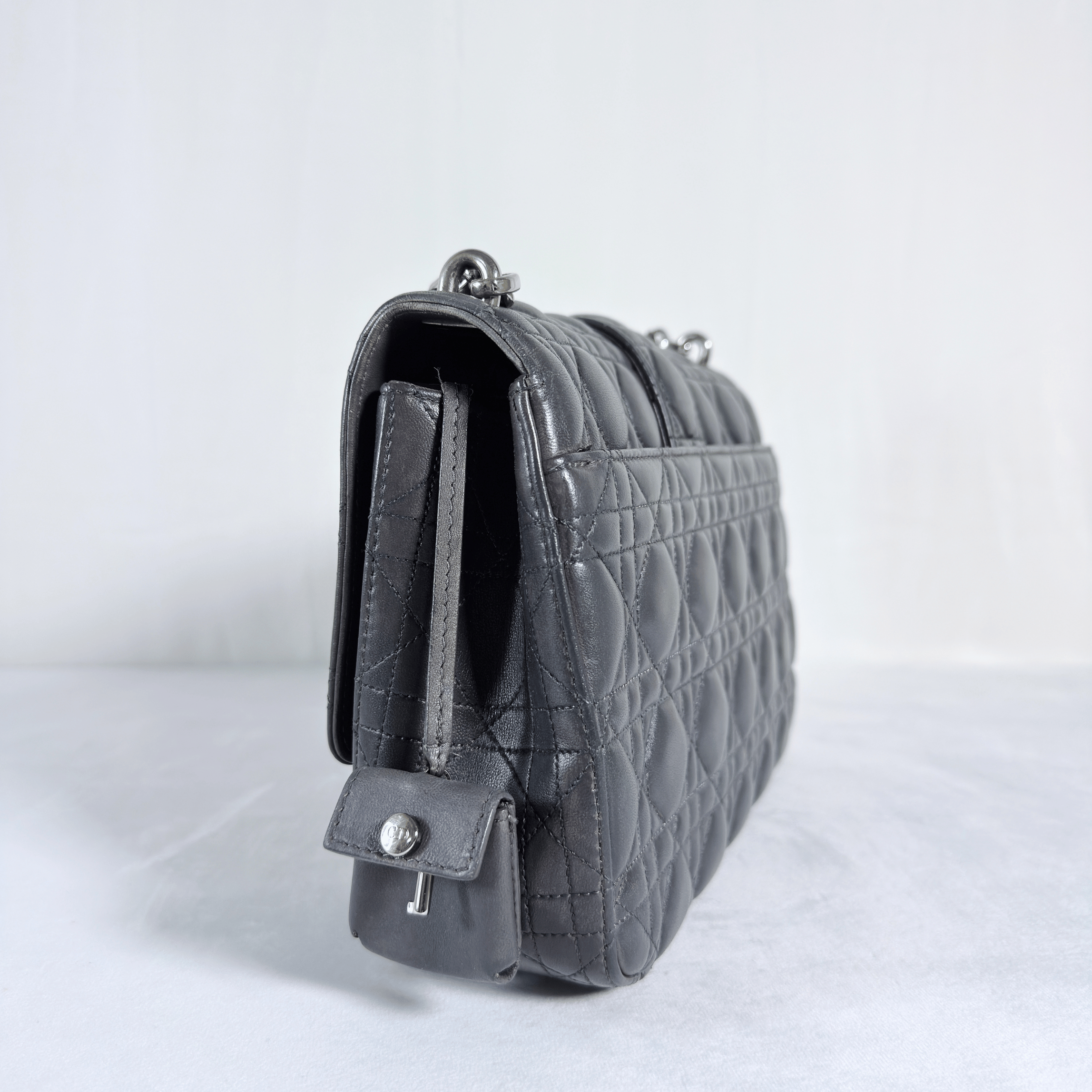 SAC PORTE EPAULE DIOR MISS PROMENADE - CUIR D'AGNEAU CANNAGE GRIS