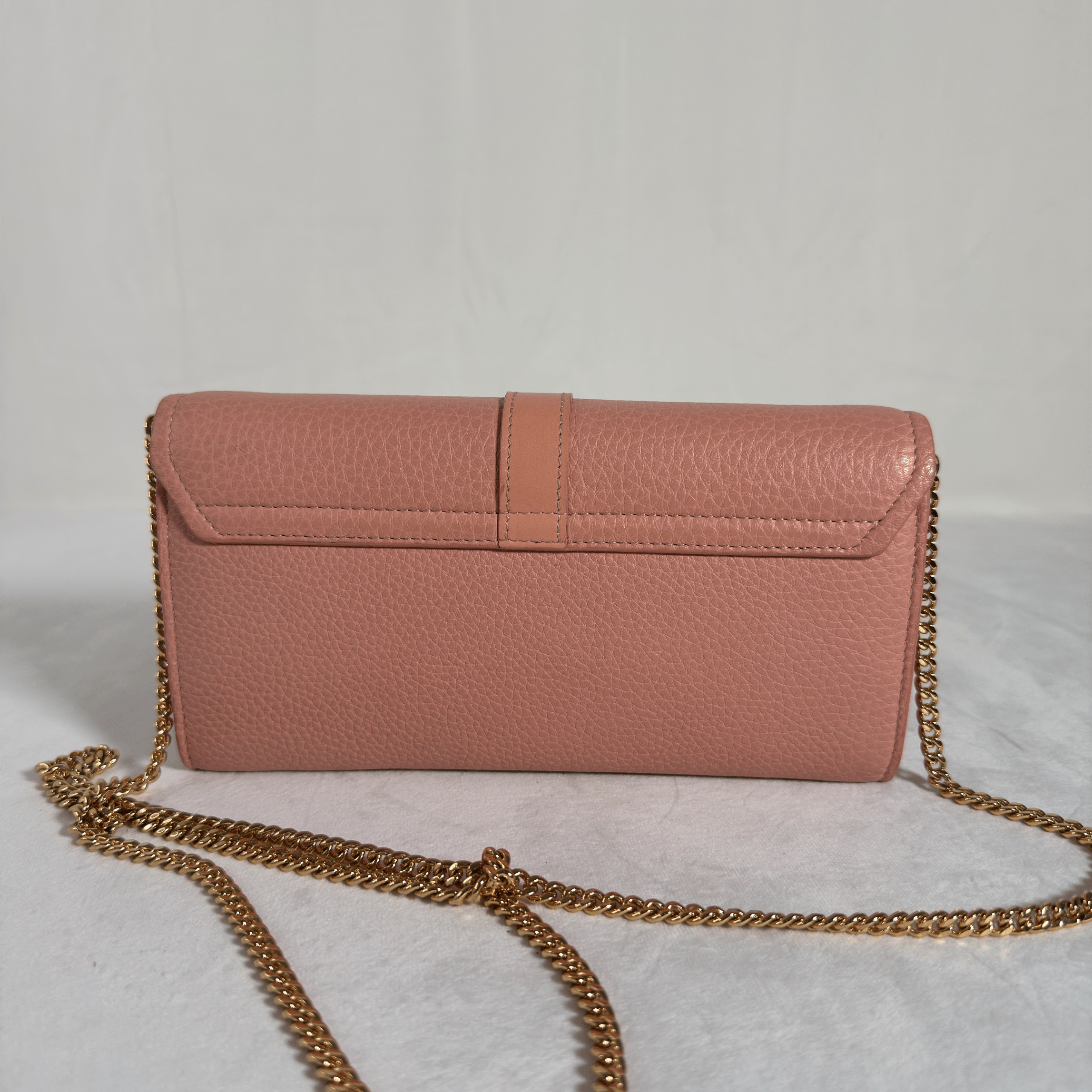 POCHETTE WALLET ON CHAIN CHLOE ABY - CUIR GRAINE VIEUX ROSE - La Belle Boutique