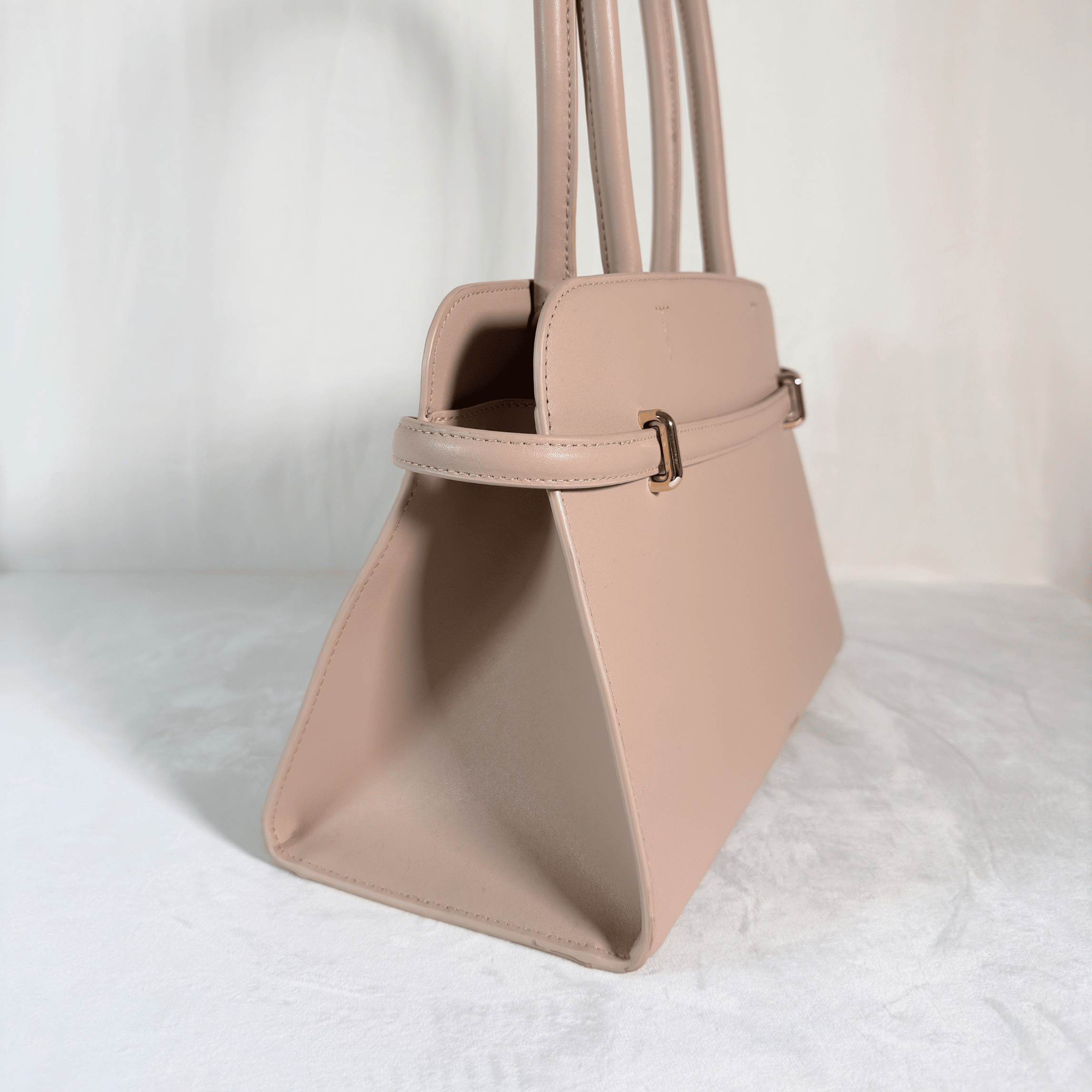 SAC PORTE MAIN FURLA FLOW - CUIR GREIGE - La Belle Boutique