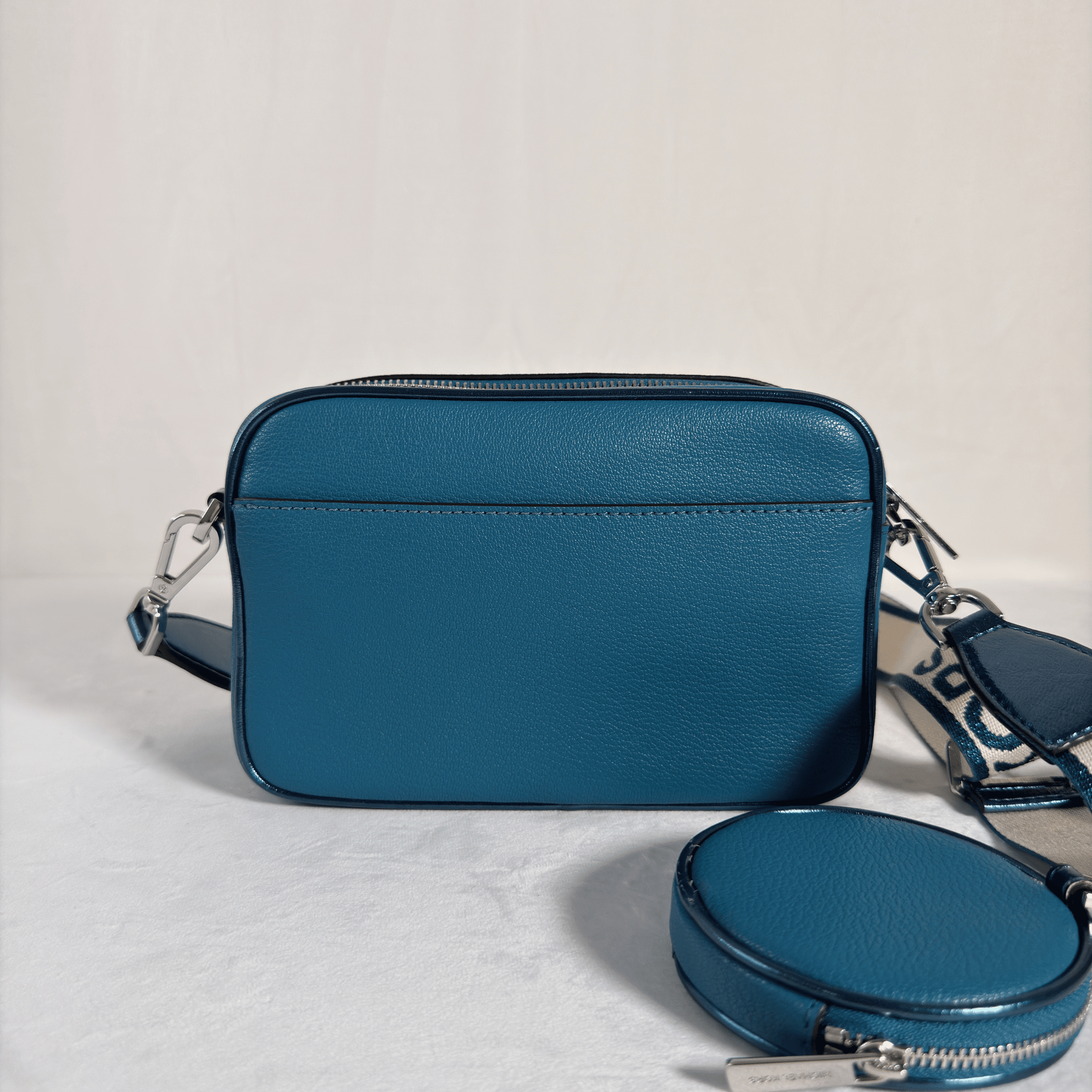MICHAEL KORS BRYANT - CAMERA BAG + POCHETTE RONDE + MINI ETUI - La Belle Boutique