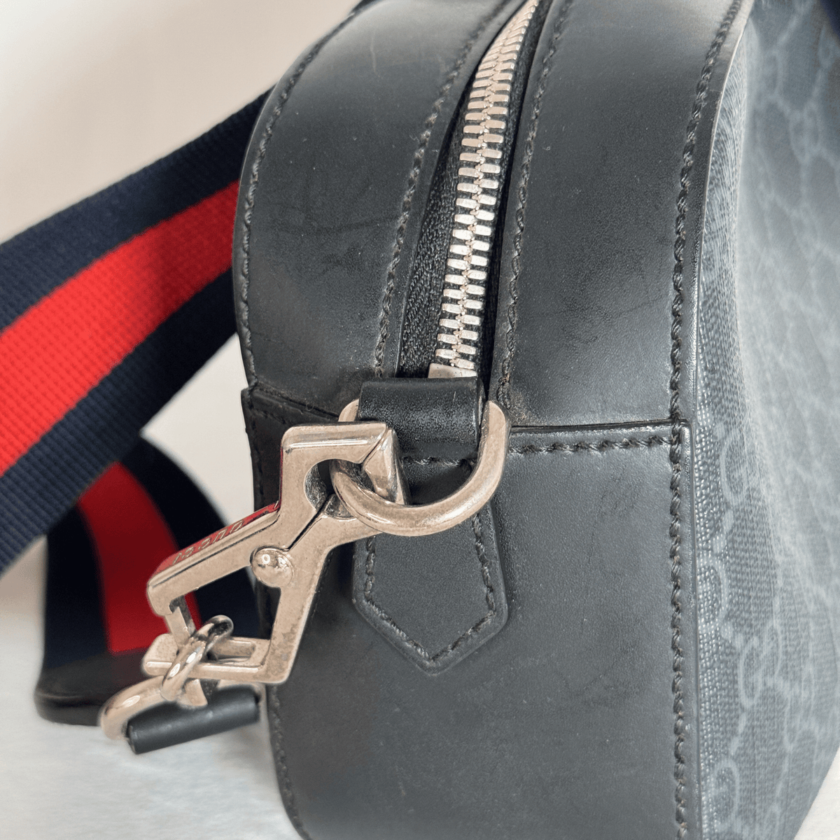 GUCCI - GG SUPREME CAMERA BAG - TOILE GG NOIR - BANDOULIÈRE WEB