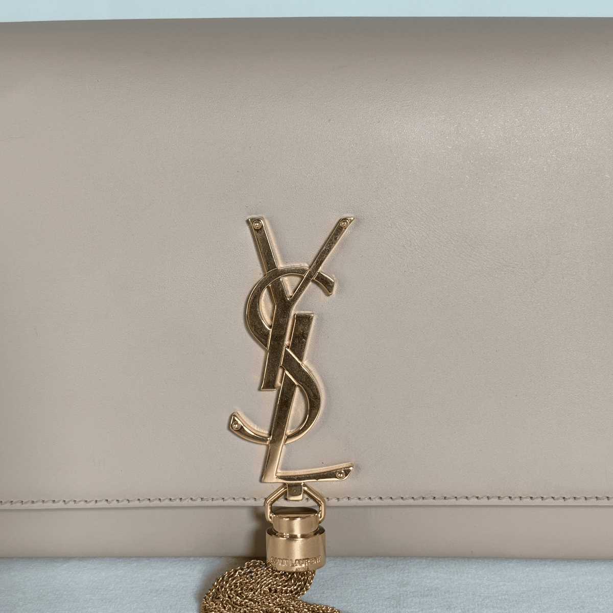 SAINT LAURENT - KATE MEDIUM TASSEL - CUIR LISSE NUDE ROSE POUDRÉ