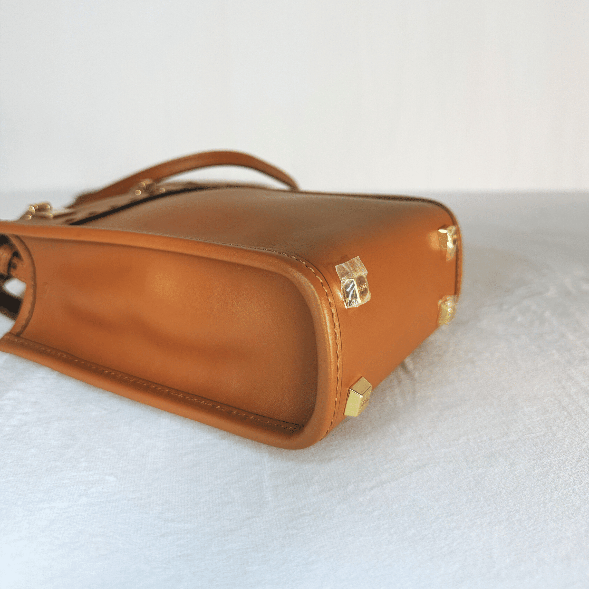 SAC FENDI SUNSHINE MINI SHOPPER EN CUIR CAMEL - La Belle Boutique