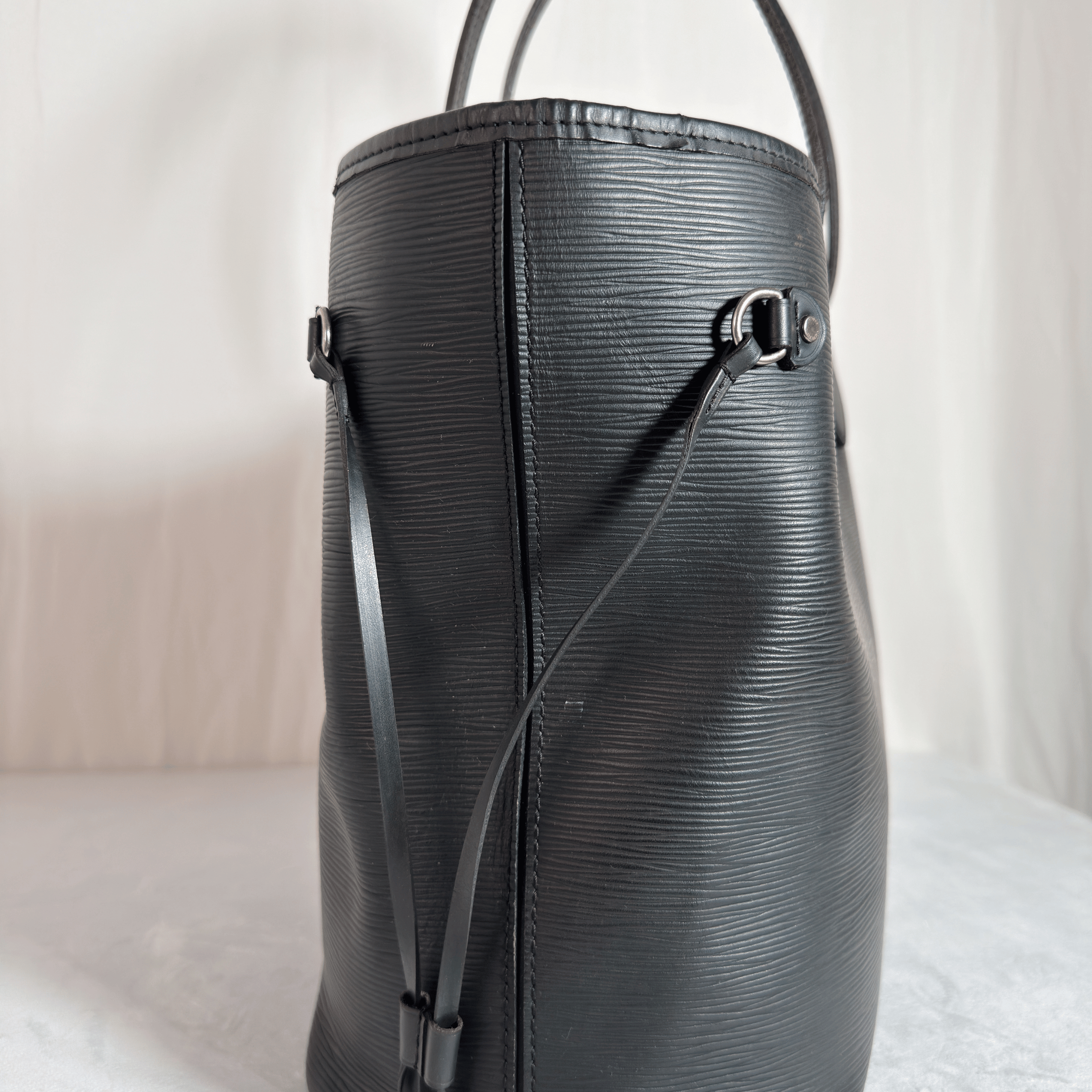 LOUIS VUITTON - NEVERFULL MM - CUIR EPI NOIR