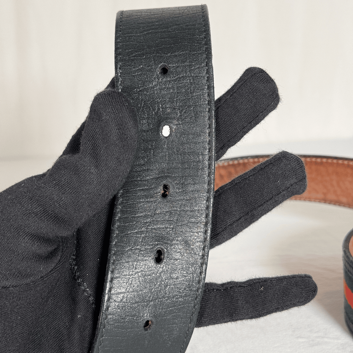 GUCCI - CEINTURE BOUCLE G ENTRELACÉS - SANGLE WEB VERT ET ROUGE - REVERS CUIR COGNAC - TAILLE 100