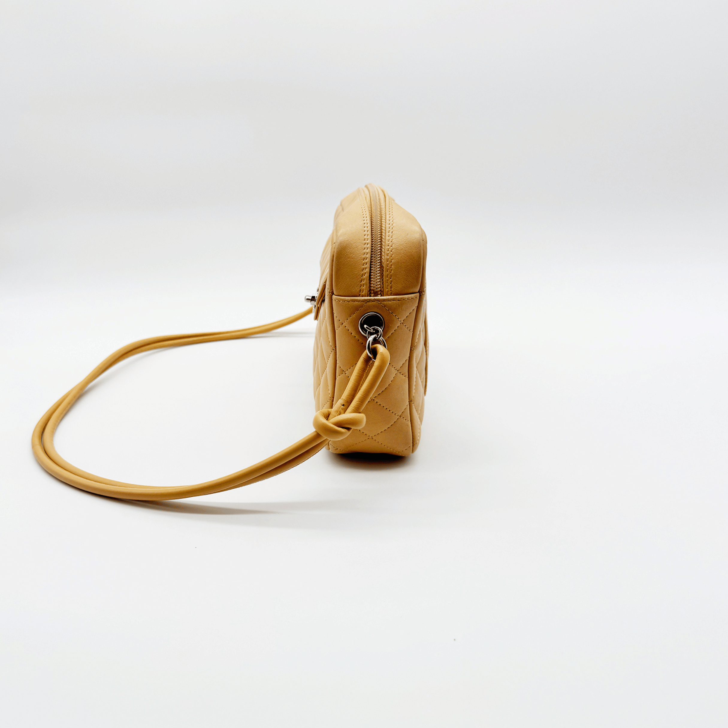 Chanel Ligne Cambon Camera Bag cuir agneau beige vintage authentifié - La Belle Boutique