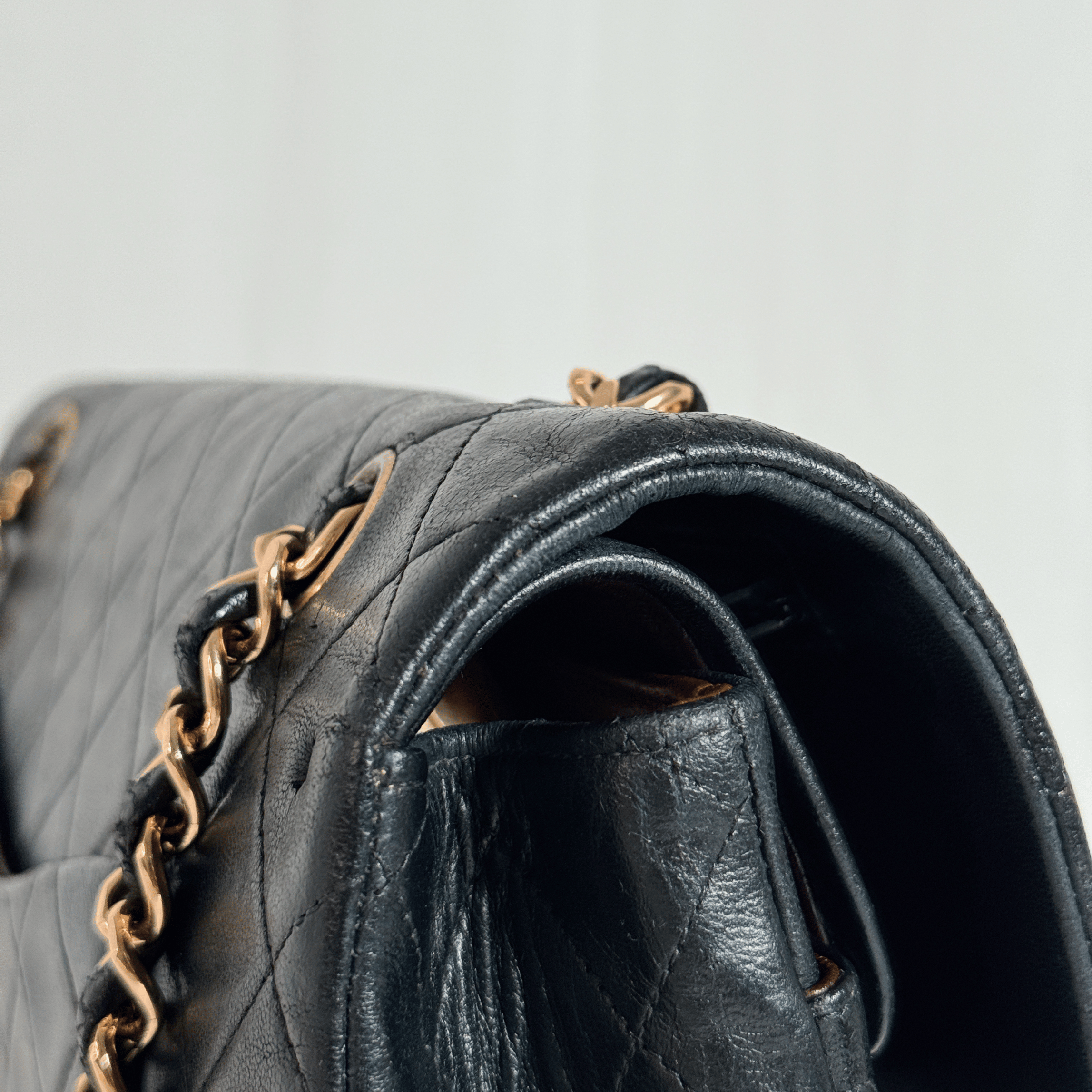 SAC BANDOULIERE CHANEL CLASSIQUE FLAP 25 - CUIR AGNEAU MATELASSE NOIR VINTAGE