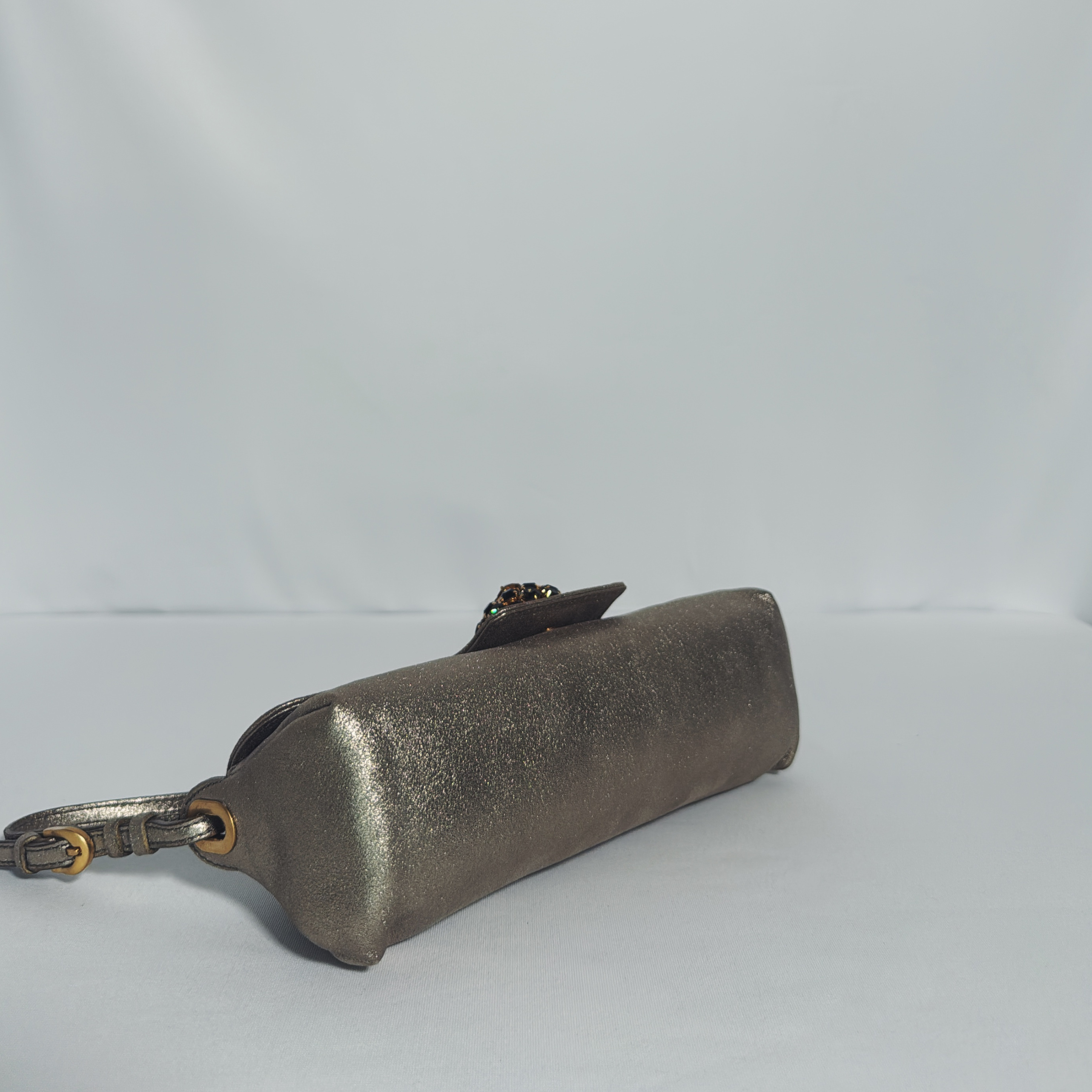 Jimmy Choo Baguette Metallic Vintage – cuir bronze, broche bijoux Swarovski