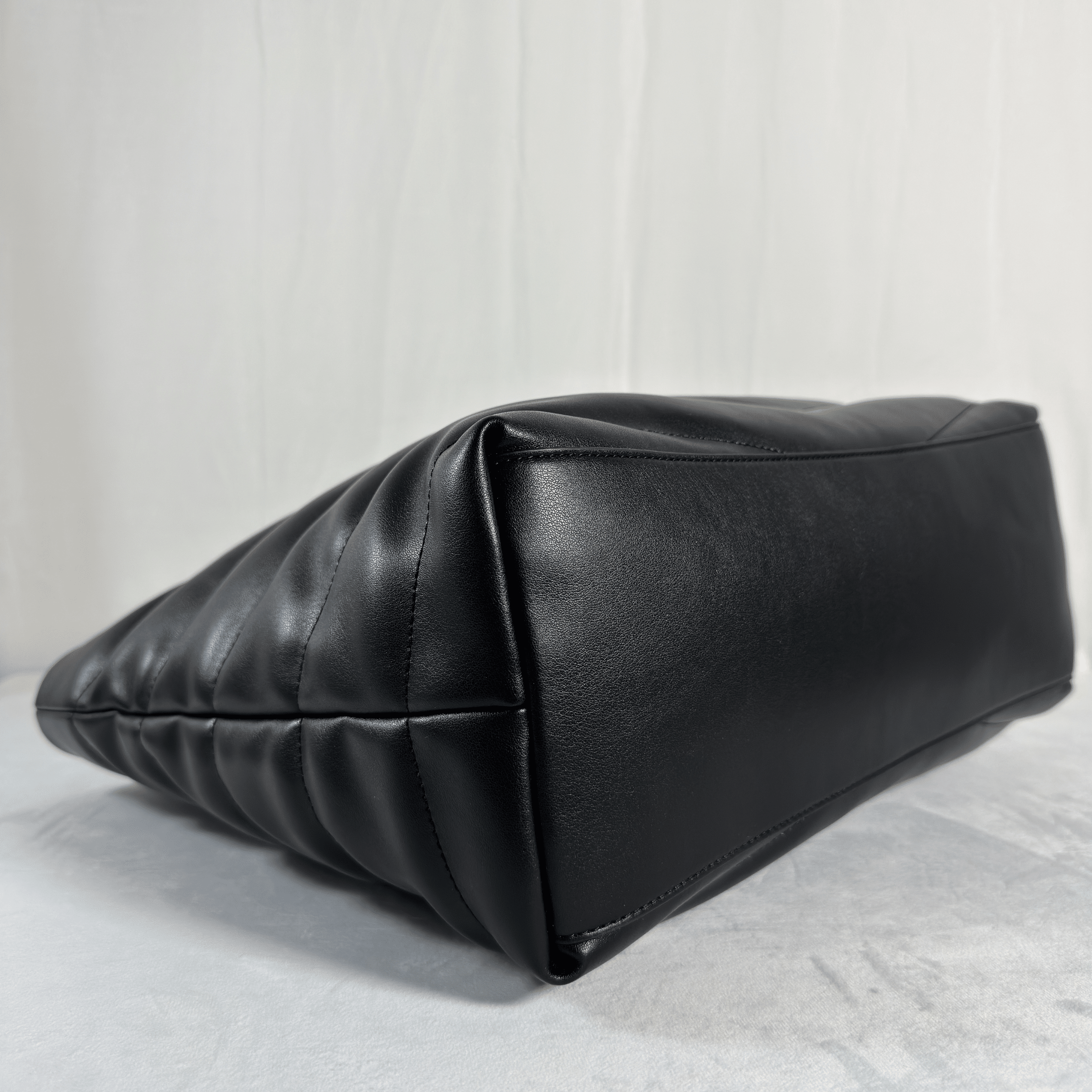 SAC CABAS KARL LAGARFELD - MATELASSE CHEVRON NOIR CUIR PU - La Belle Boutique