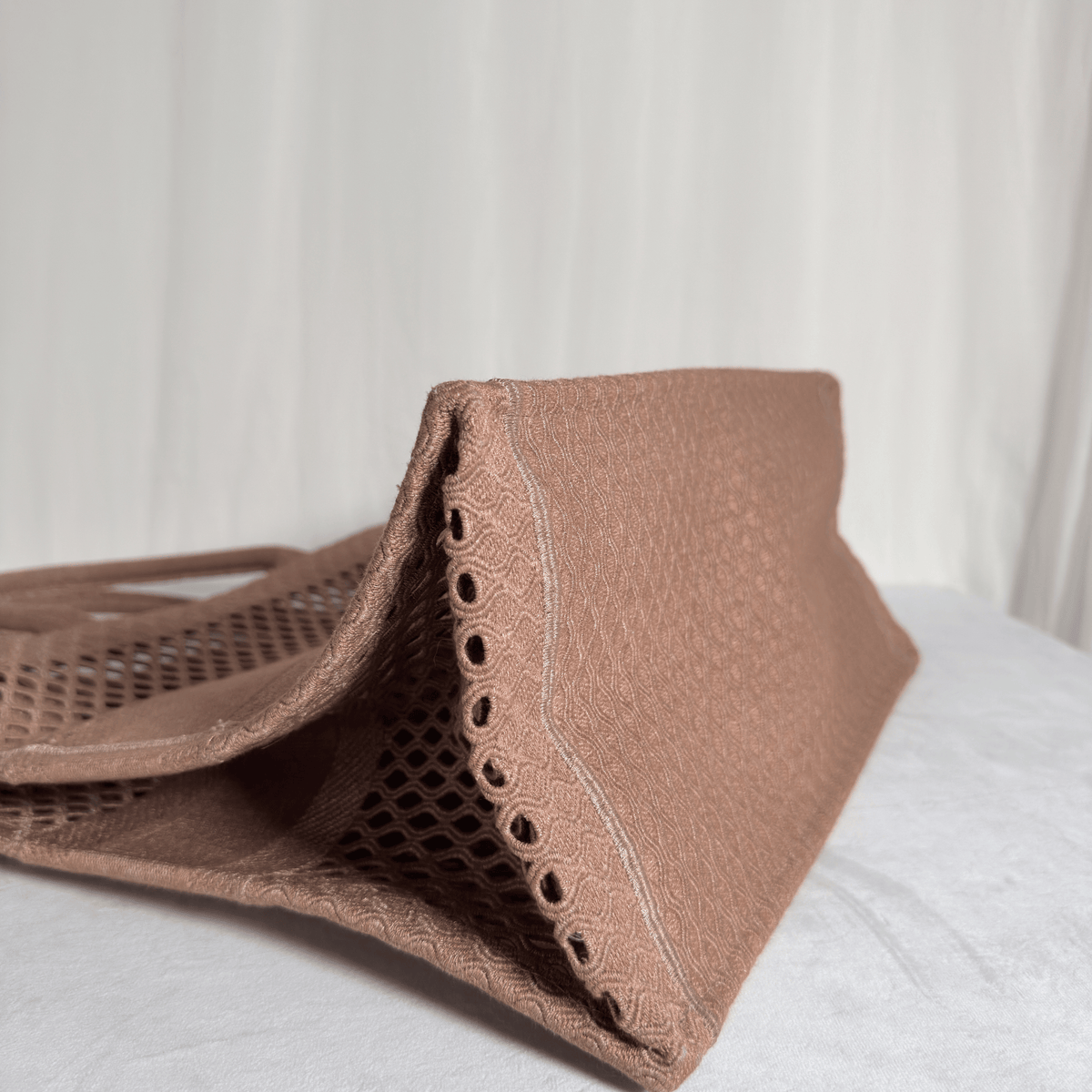 DIOR - BOOK TOTE LARGE - BRODERIE RÉSILLE BLUSH