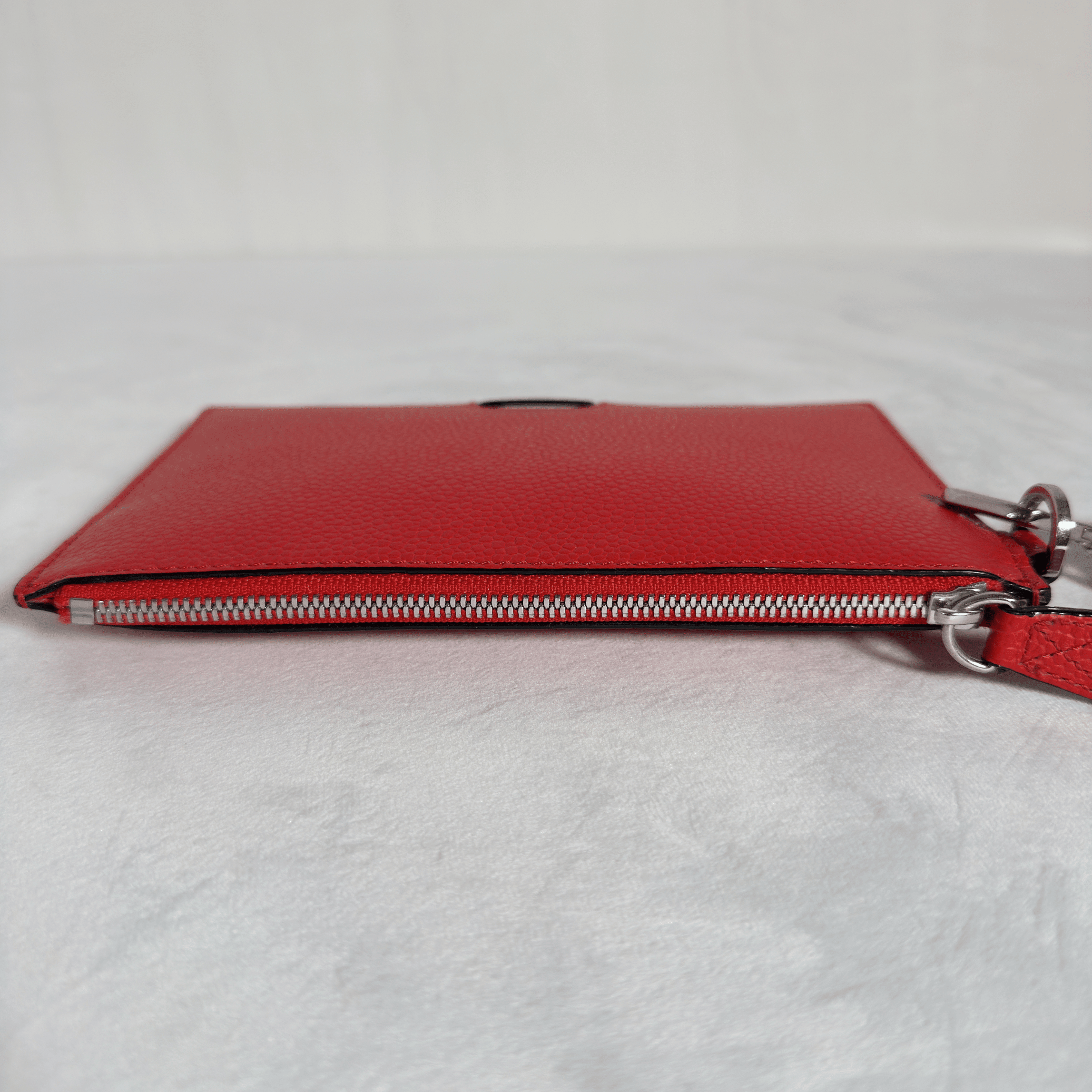 POCHETTE ZIPPEE S AVEC DRAGONNE LANCEL - La Belle Boutique