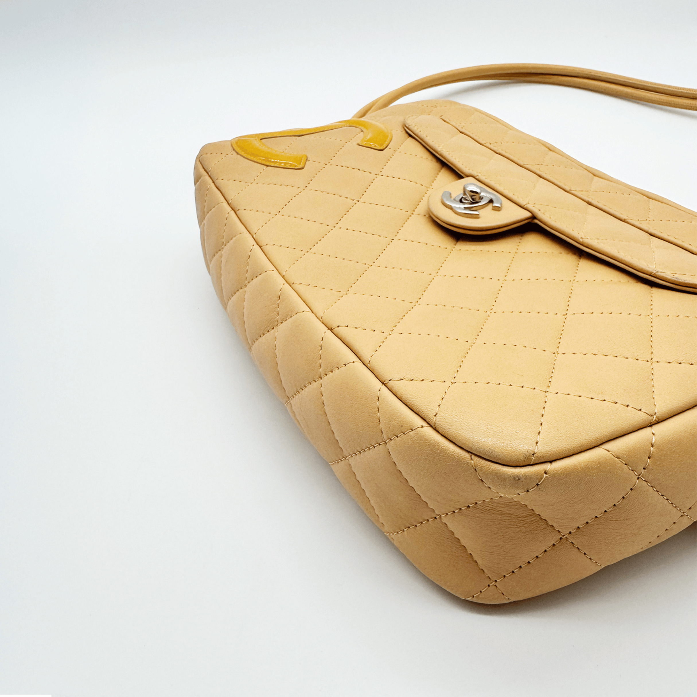 Chanel Ligne Cambon Camera Bag cuir agneau beige vintage authentifié - La Belle Boutique