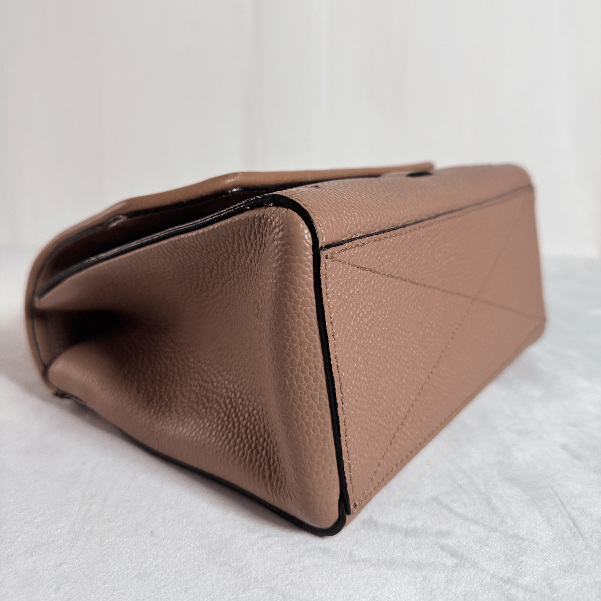 SAC BANDOULIERE LANCEL NINON S - FLAP BAG MATELASSE CAMEL - La Belle Boutique