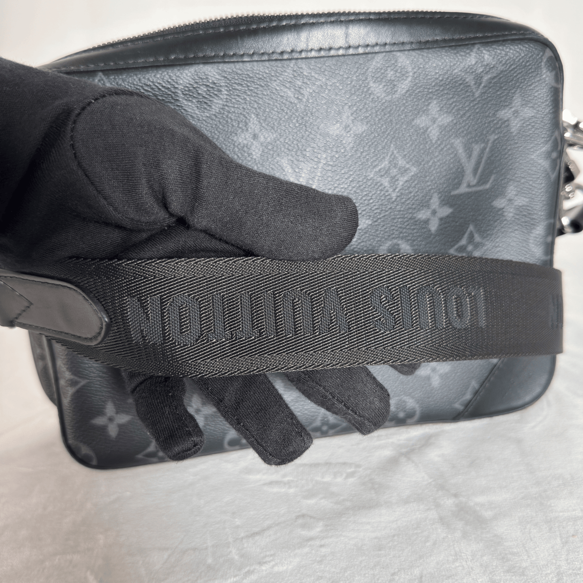 LOUIS VUITTON - TRIO MESSENGER - TOILE MONOGRAM ECLIPSE