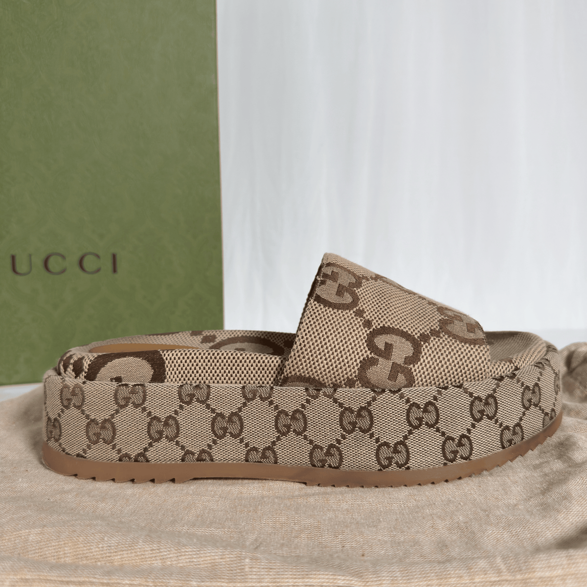 SANDALES À PLATEFORME GUCCI JUMBO GG - TOILE BEIGE/MARRON - TAILLE 39,5