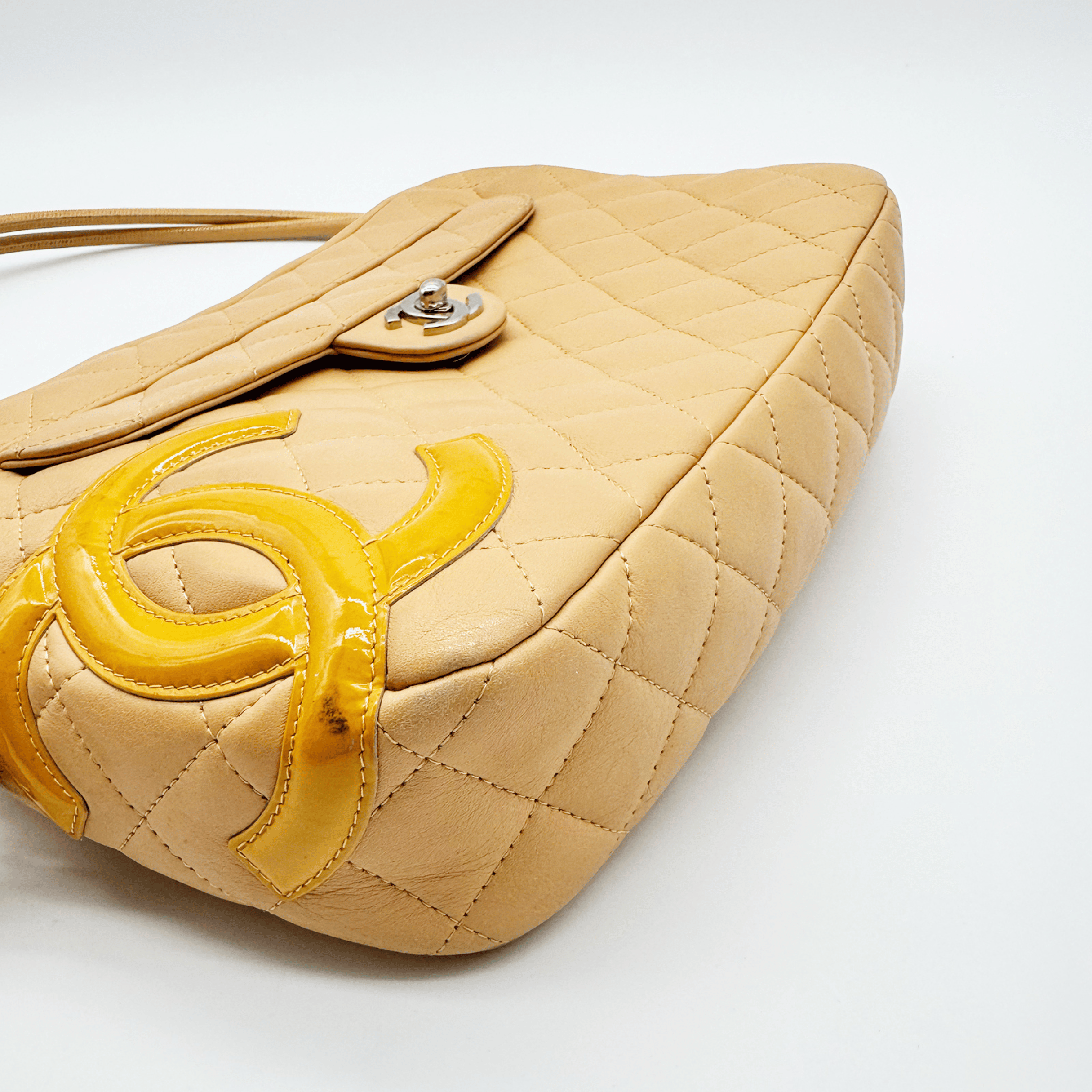 Chanel Ligne Cambon Camera Bag cuir agneau beige vintage authentifié - La Belle Boutique