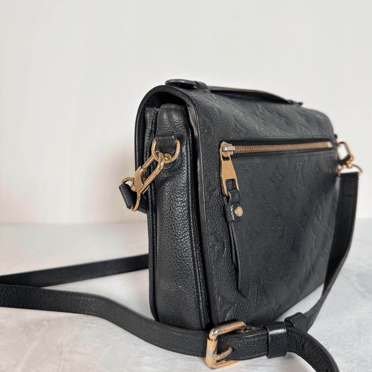 LOUIS VUITTON - POCHETTE  METIS - CUIR MONOGRAM EMPREINTE NOIR