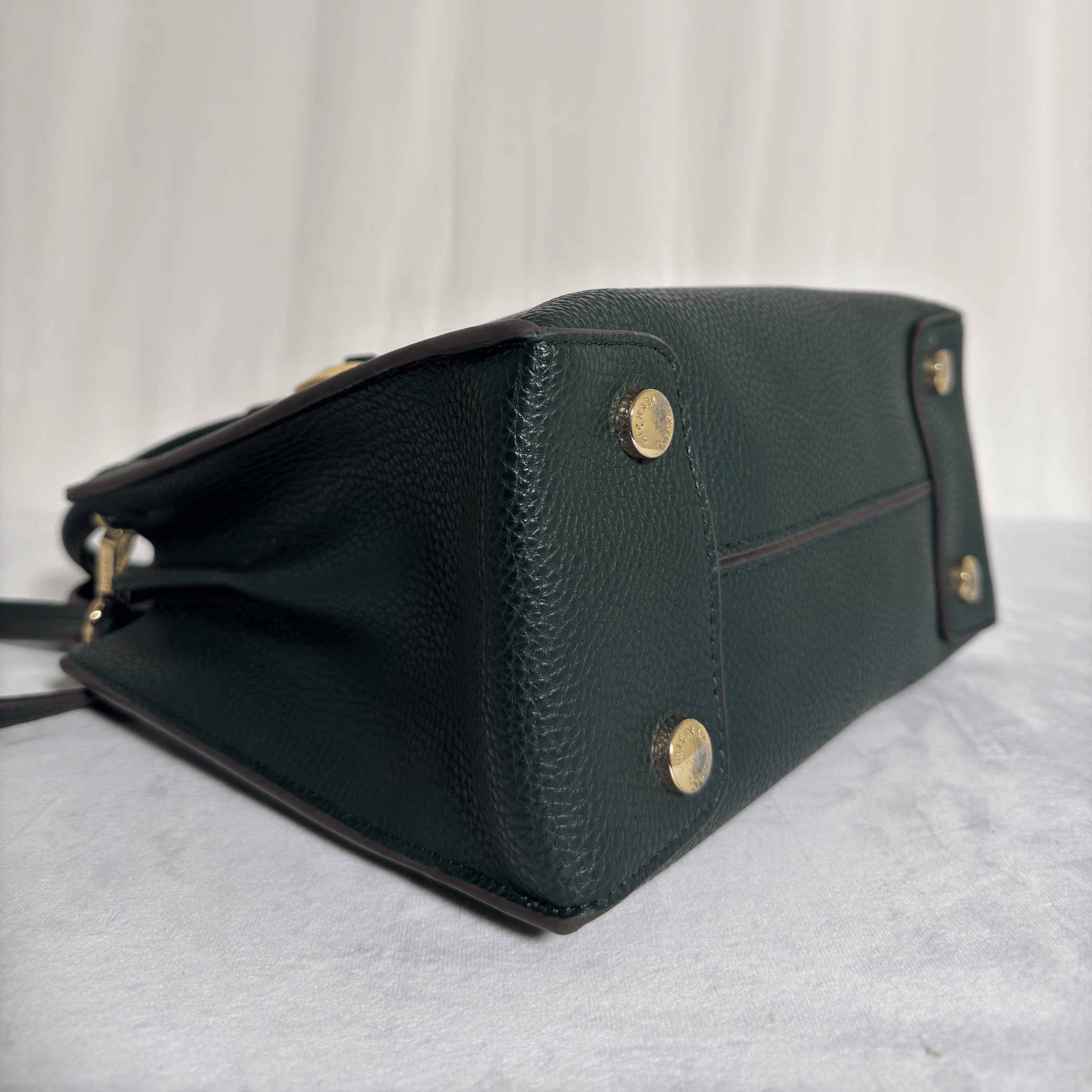 MICHAEL KORS -SAC MERCER - CUIR GRAINÉ VERT SAPIN