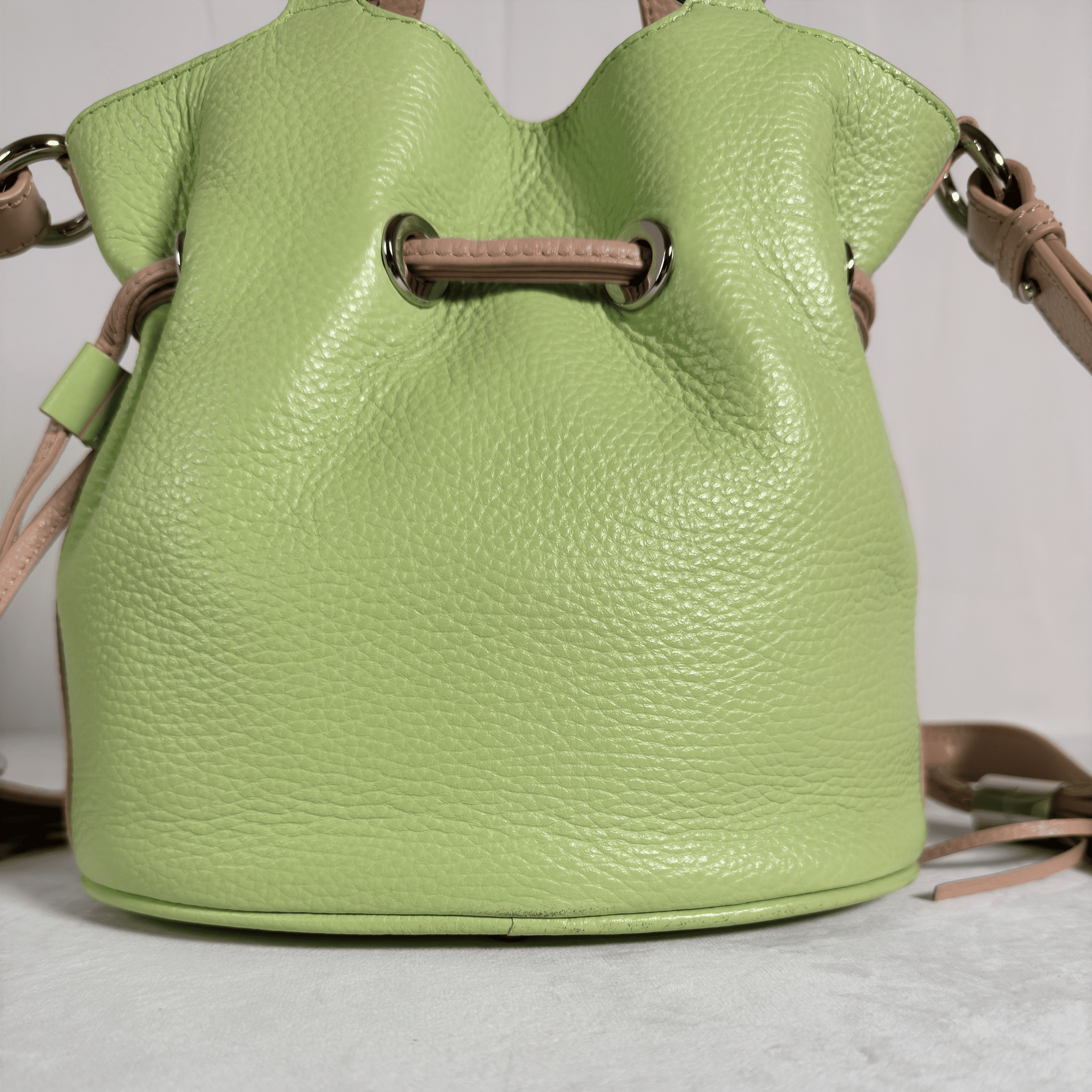 SAC SEAU LANCEL PREMIER FLIRT S - EDITION LIMITEE PYTHON BICOLORE VERT/NUDE - La Belle Boutique