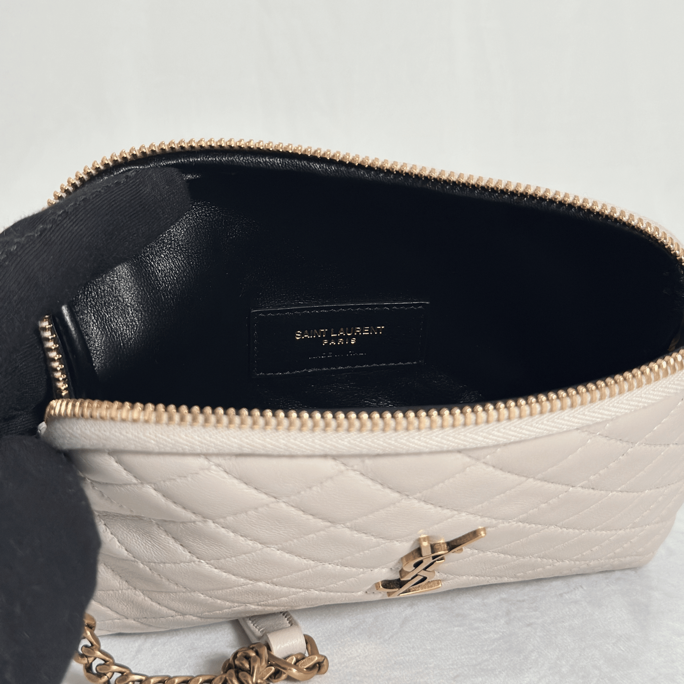 SAC YVES SAINT LAURENT GABY CAMERA CUIR D'AGNEAU BLANC - La Belle Boutique
