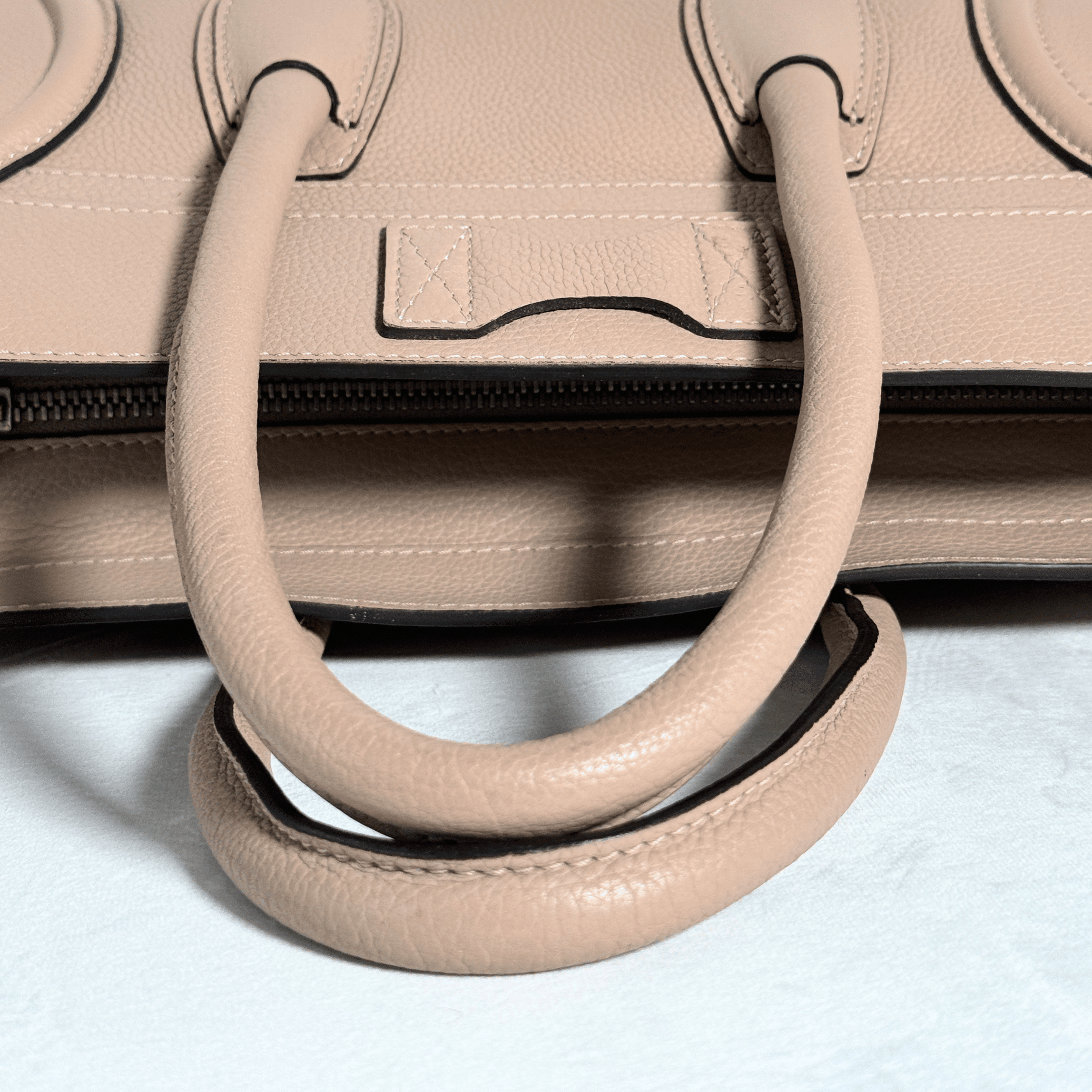 SAC A MAIN CELINE LUGGAGE MINI - CUIR GRAINE TAUPE - La Belle Boutique
