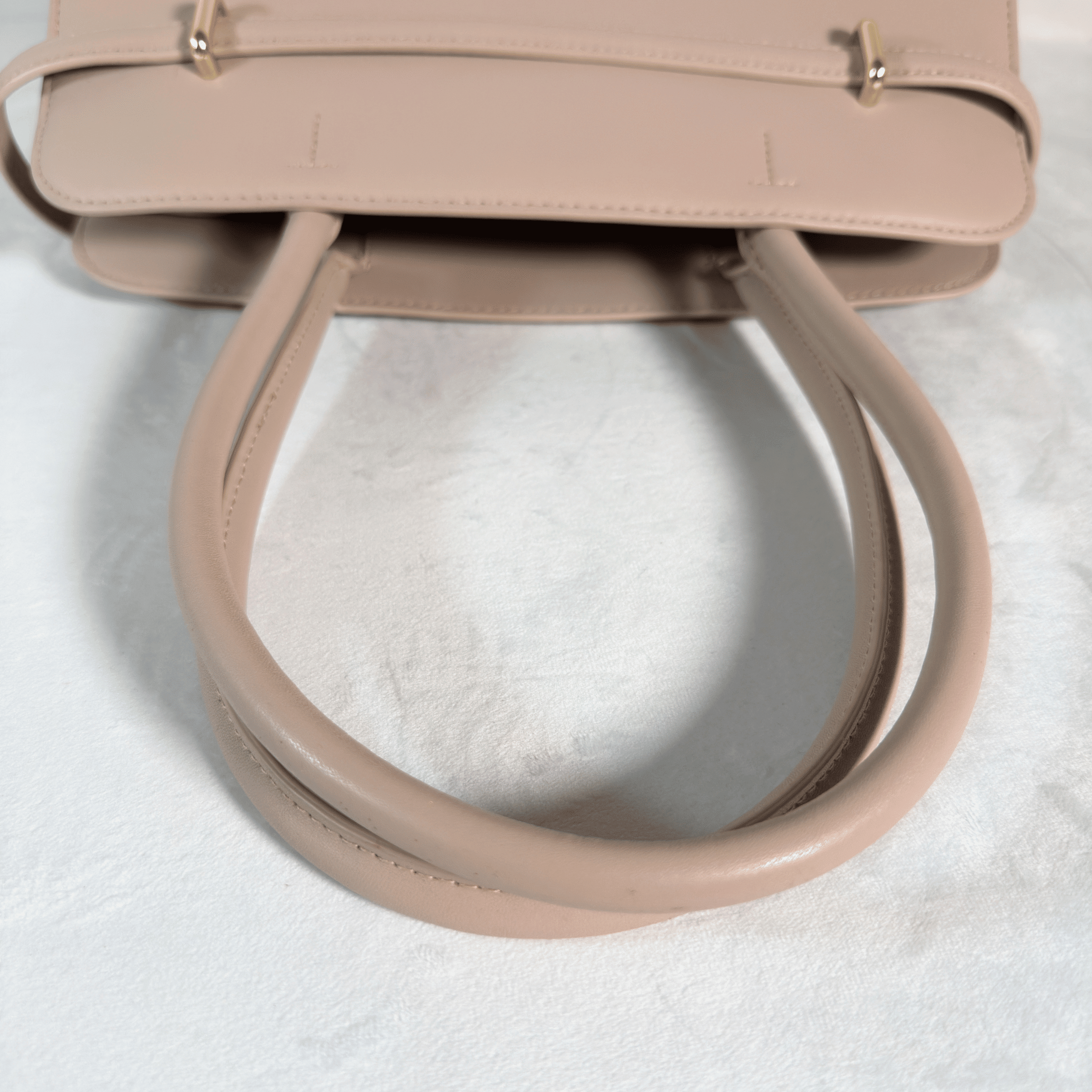 SAC PORTE MAIN FURLA FLOW - CUIR GREIGE - La Belle Boutique