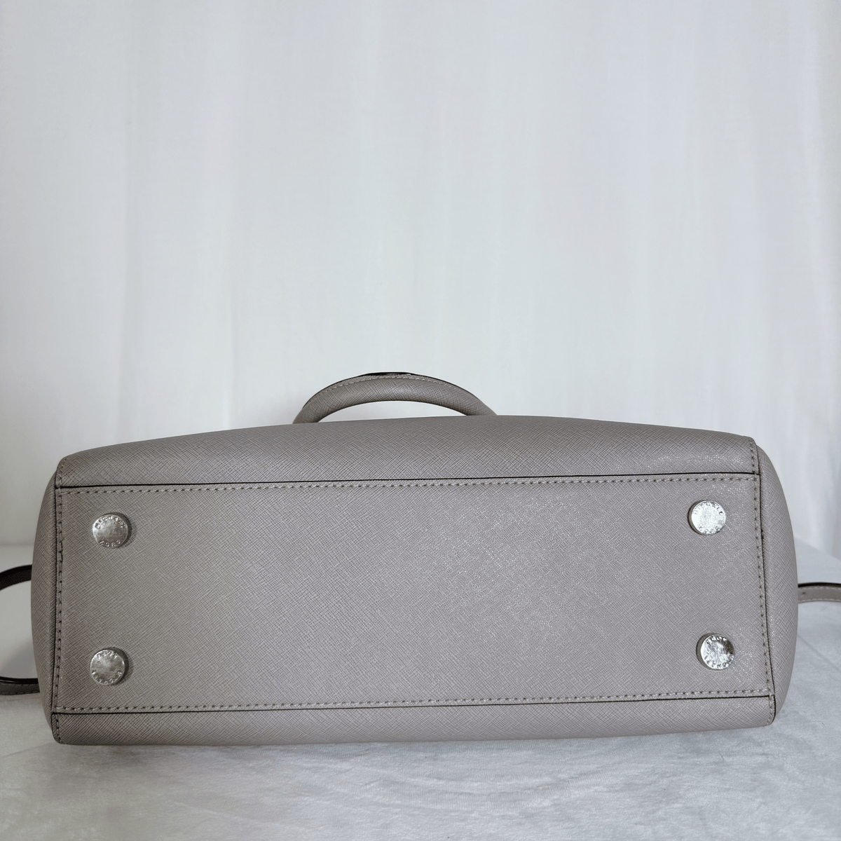 MICHAEL KORS -KELLEN MEDIUM - CUIR SAFFIANO GRIS PERLE - BANDOULIERE AMOVIBLE