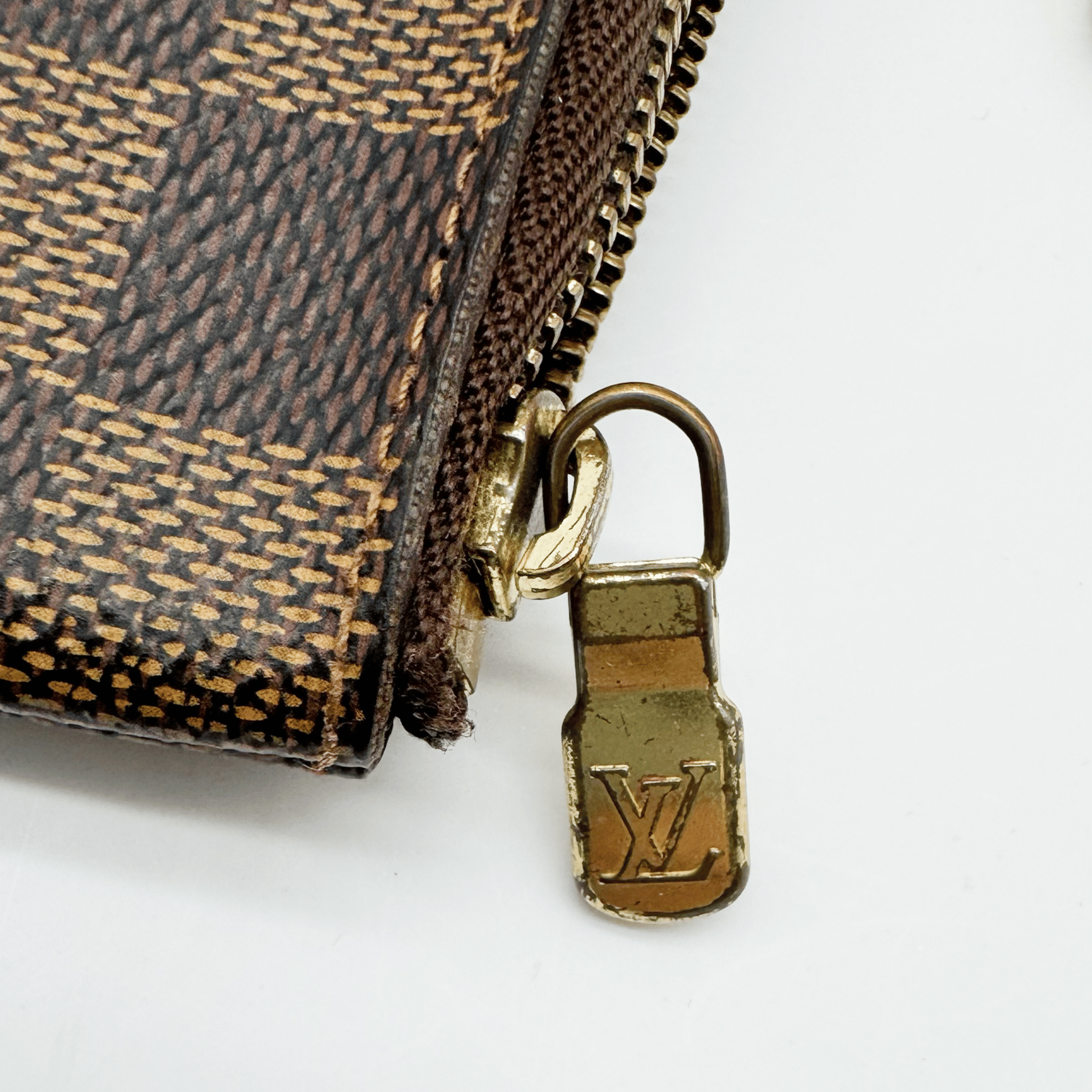 Louis Vuitton Pochette Clés Damier Ébène très bon état authentifiée - La Belle Boutique