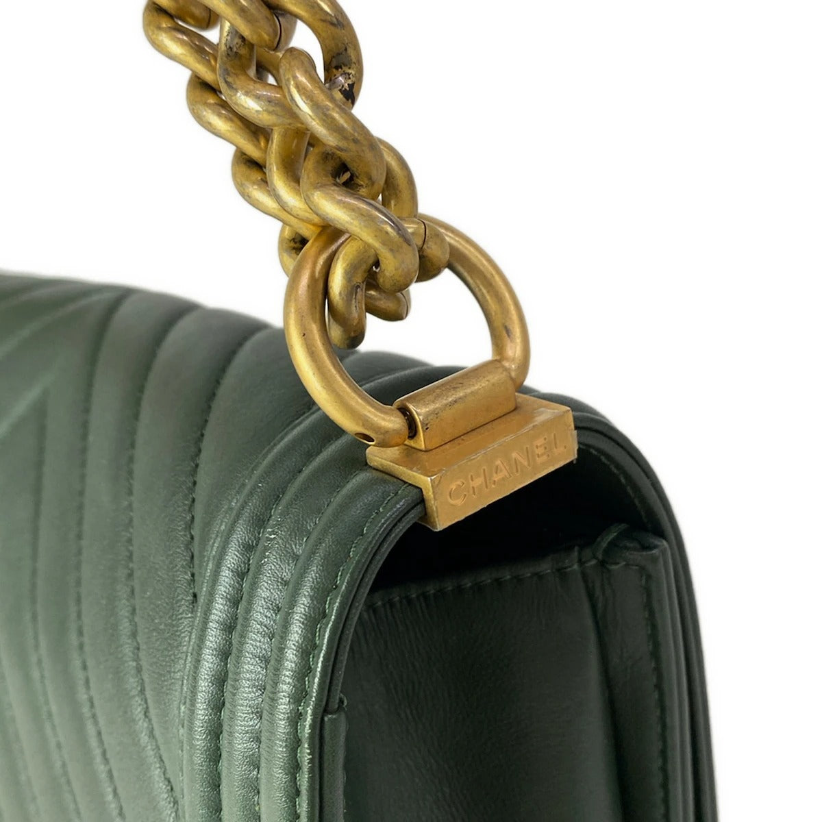CHANEL - BOY MEDIUM - CUIR AGNEAU MATELASSÉ VERT SAPIN