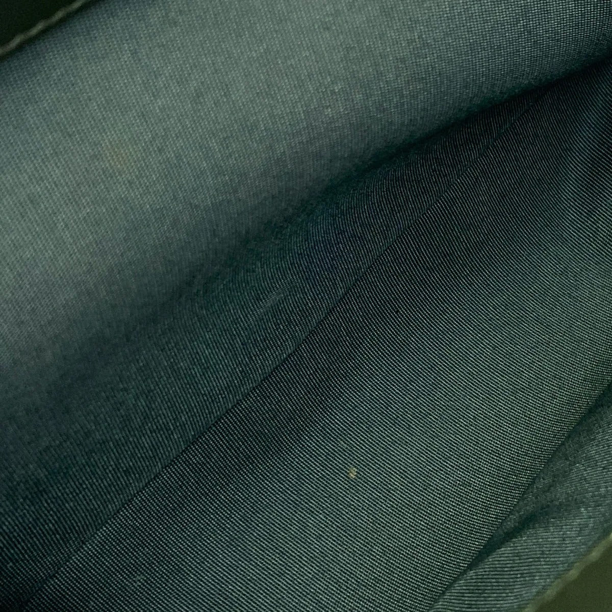CHANEL - BOY MEDIUM - CUIR AGNEAU MATELASSÉ VERT SAPIN