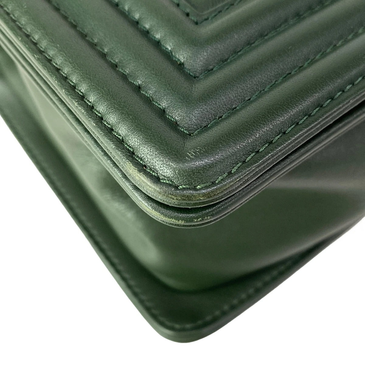 CHANEL - BOY MEDIUM - CUIR AGNEAU MATELASSÉ VERT SAPIN