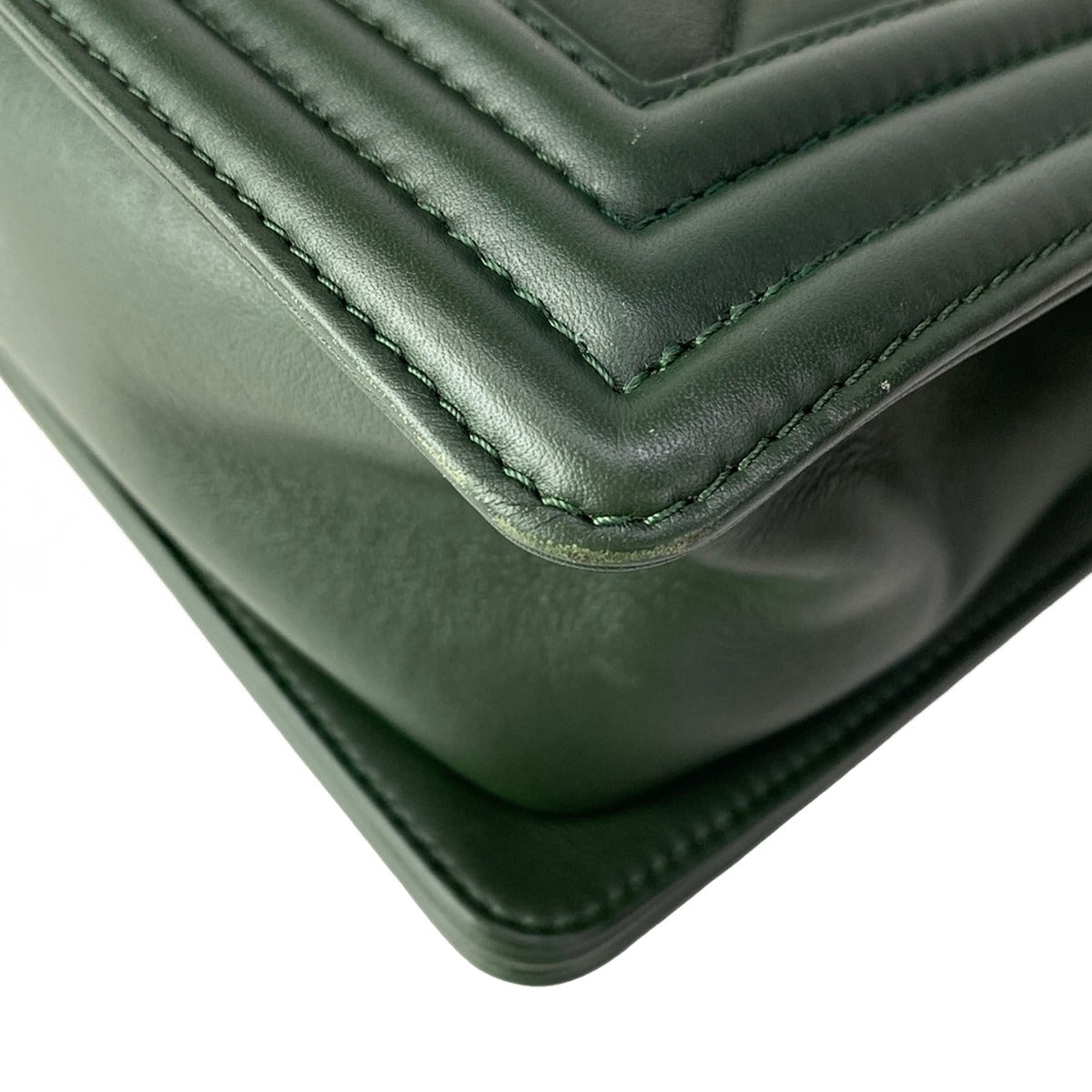 CHANEL - BOY MEDIUM - CUIR AGNEAU MATELASSÉ VERT SAPIN