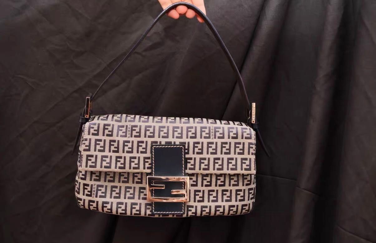 FENDI BAGUETTE ZUCCA - TOILE BEIGE/MARINE