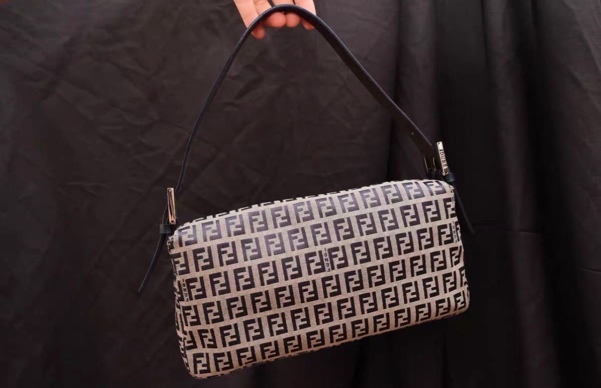 FENDI BAGUETTE ZUCCA - TOILE BEIGE/MARINE