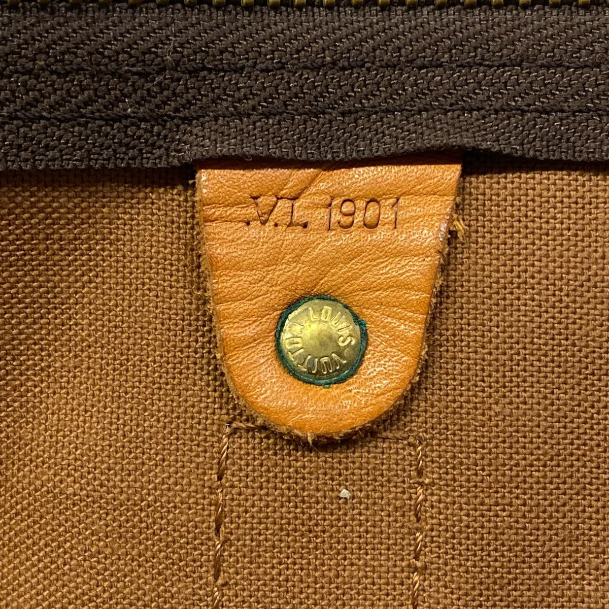 Sac Louis Vuitton Keepall Bandoulière 45, vue 10